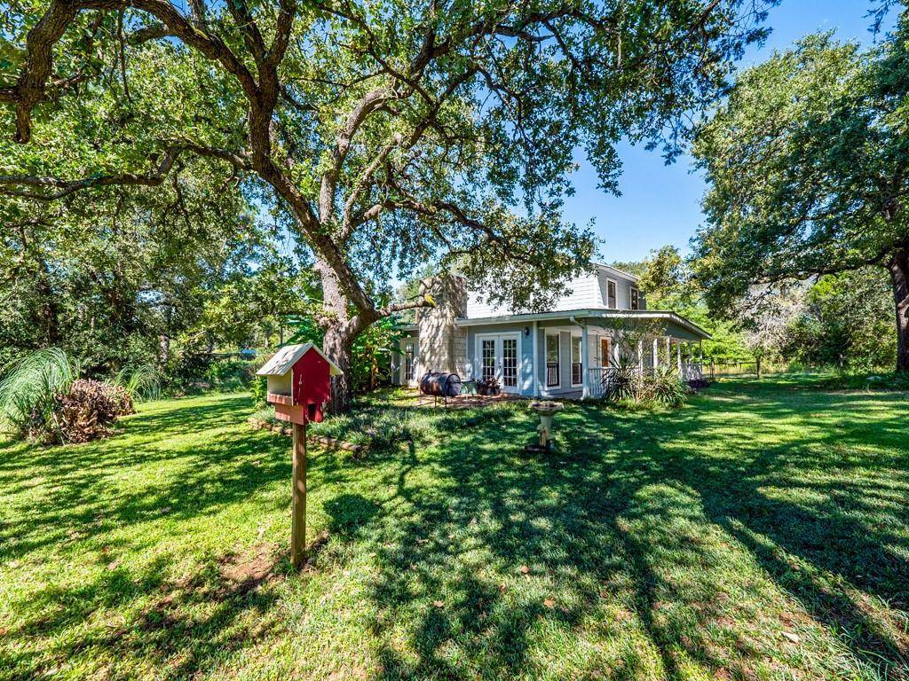 836 Cottle Town RD, Smithville, TX 78957