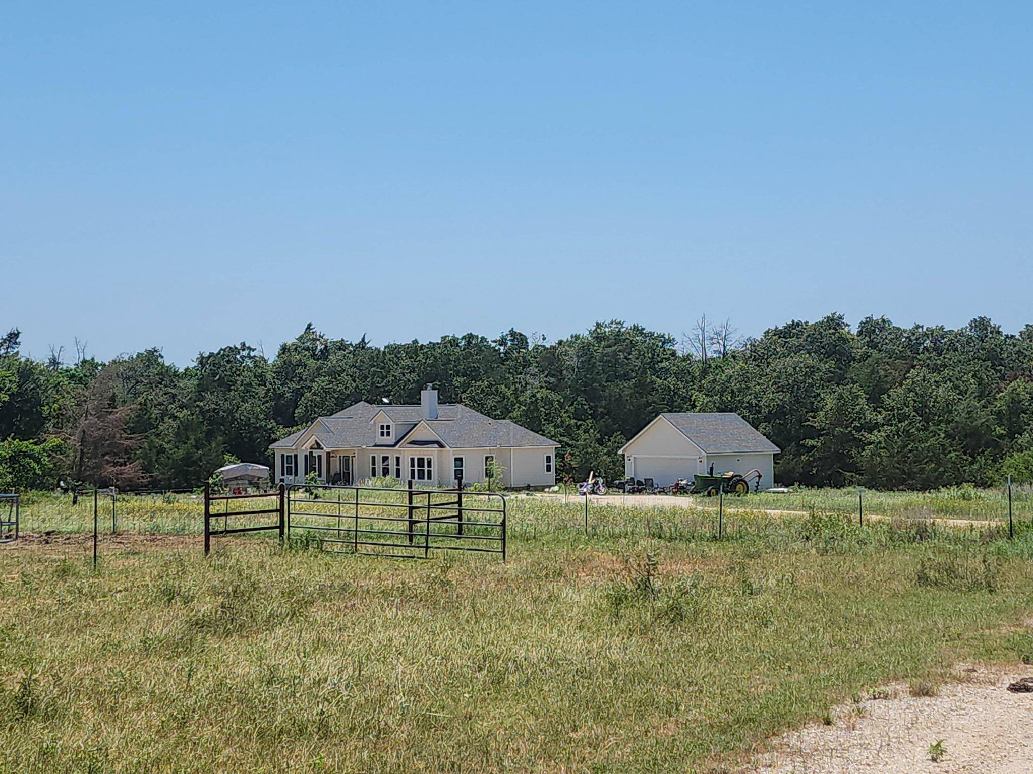 668 Fairview DR, Rockdale, TX 76567
