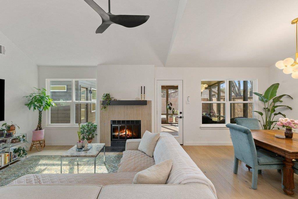 8202 Cache DR, Austin, TX 78749