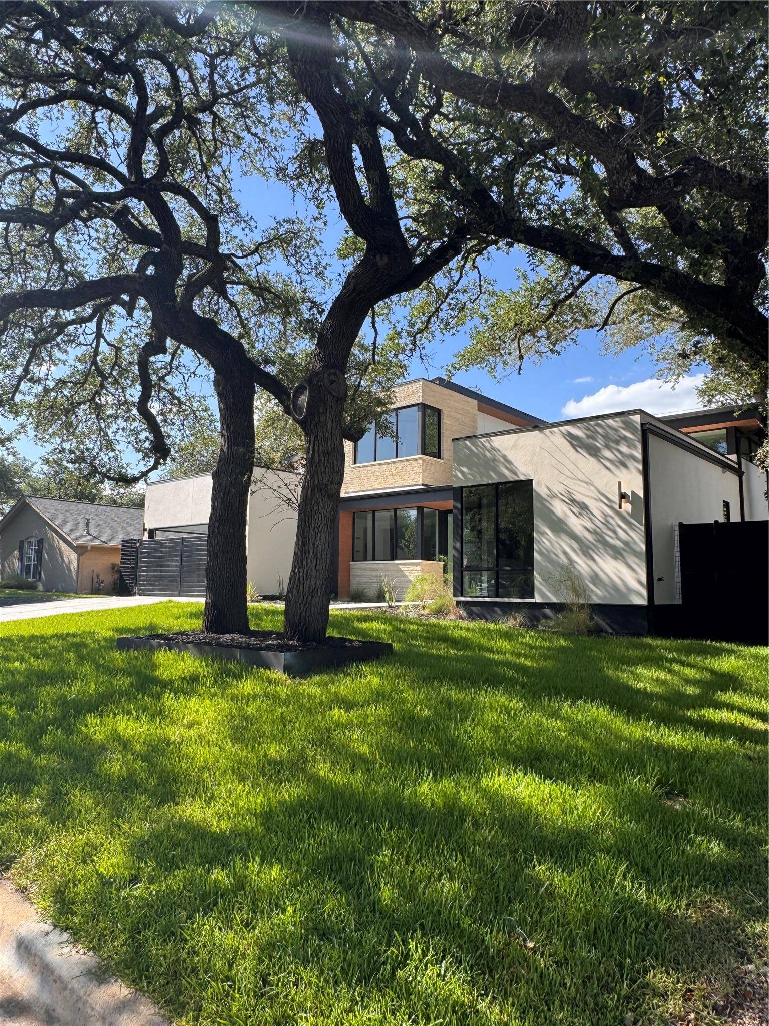 4216 Deepwoods DR, Austin, TX 78731