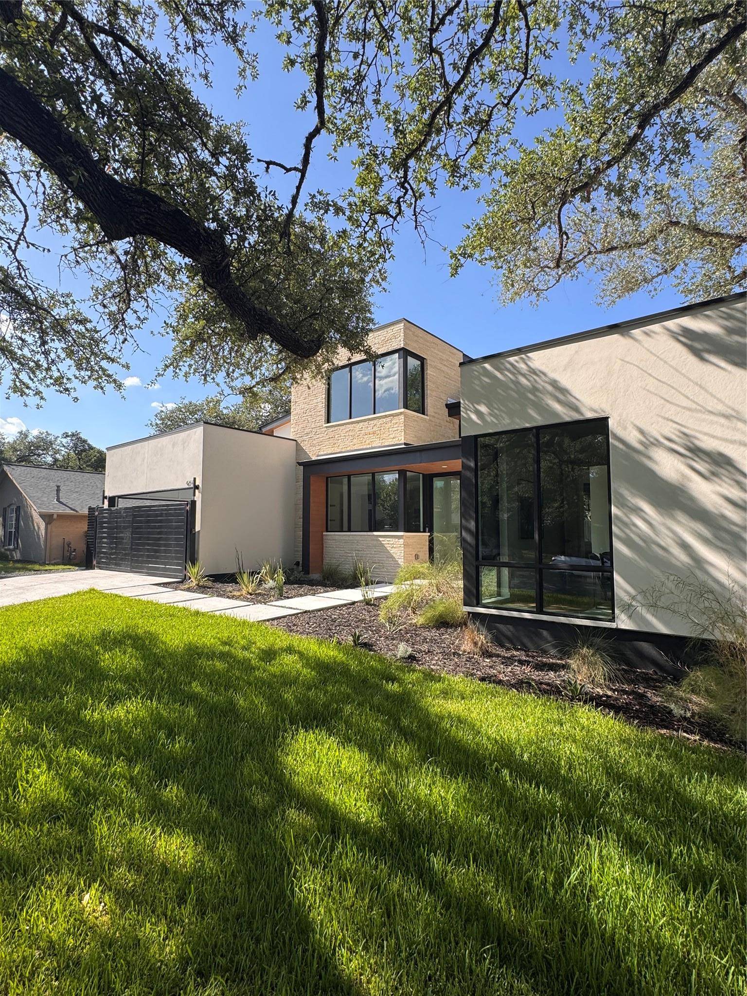 4216 Deepwoods DR, Austin, TX 78731