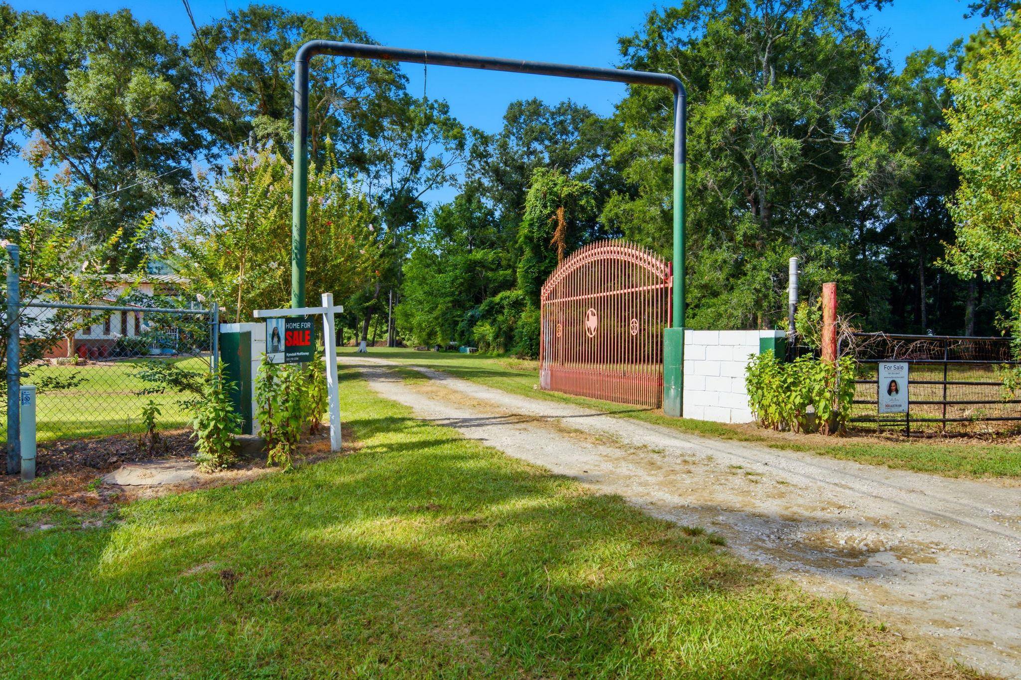 1310 S Franklin Ave, Cleveland, TX 77327