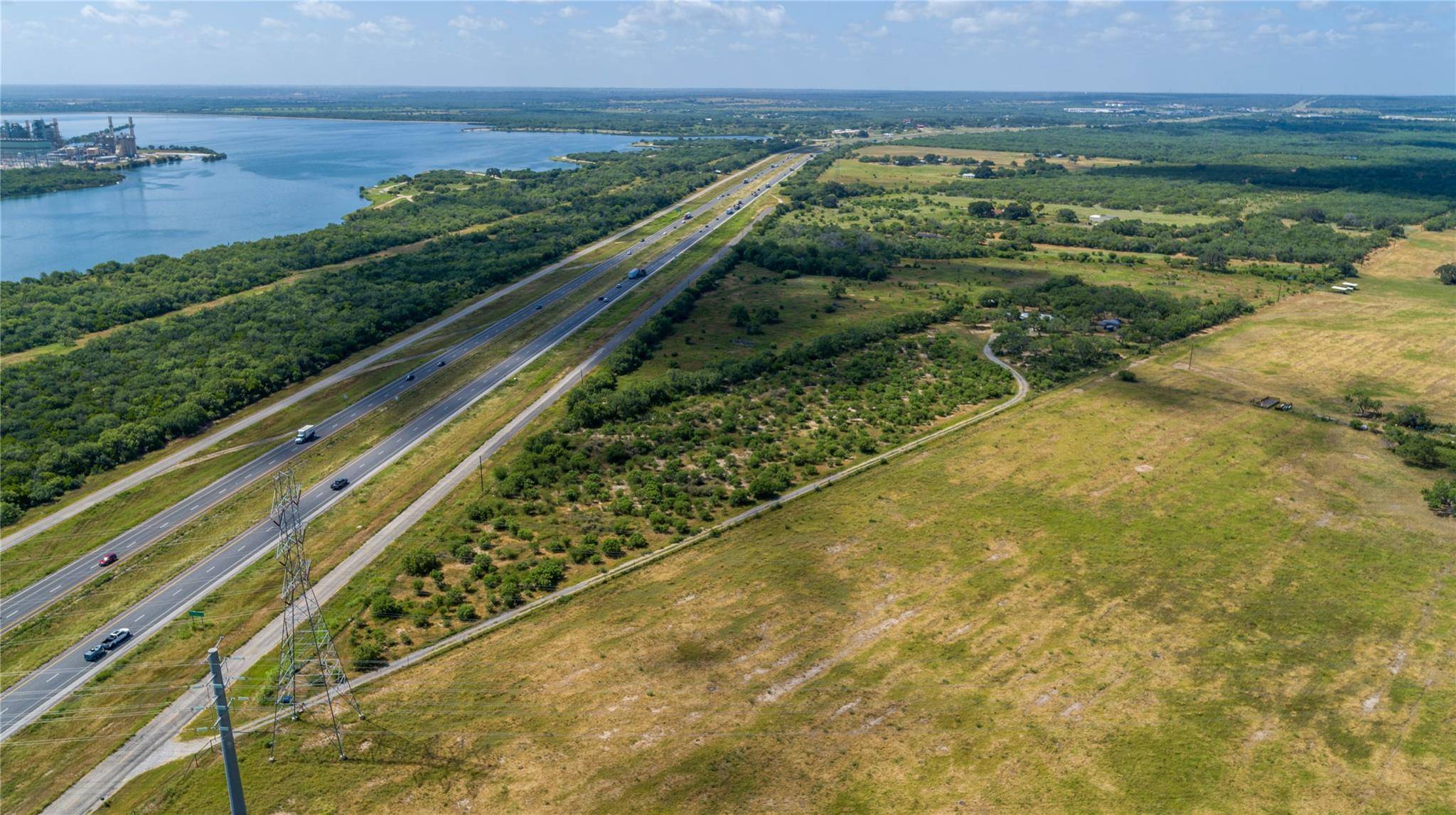 16385 Donop RD, Elmendorf, TX 78112