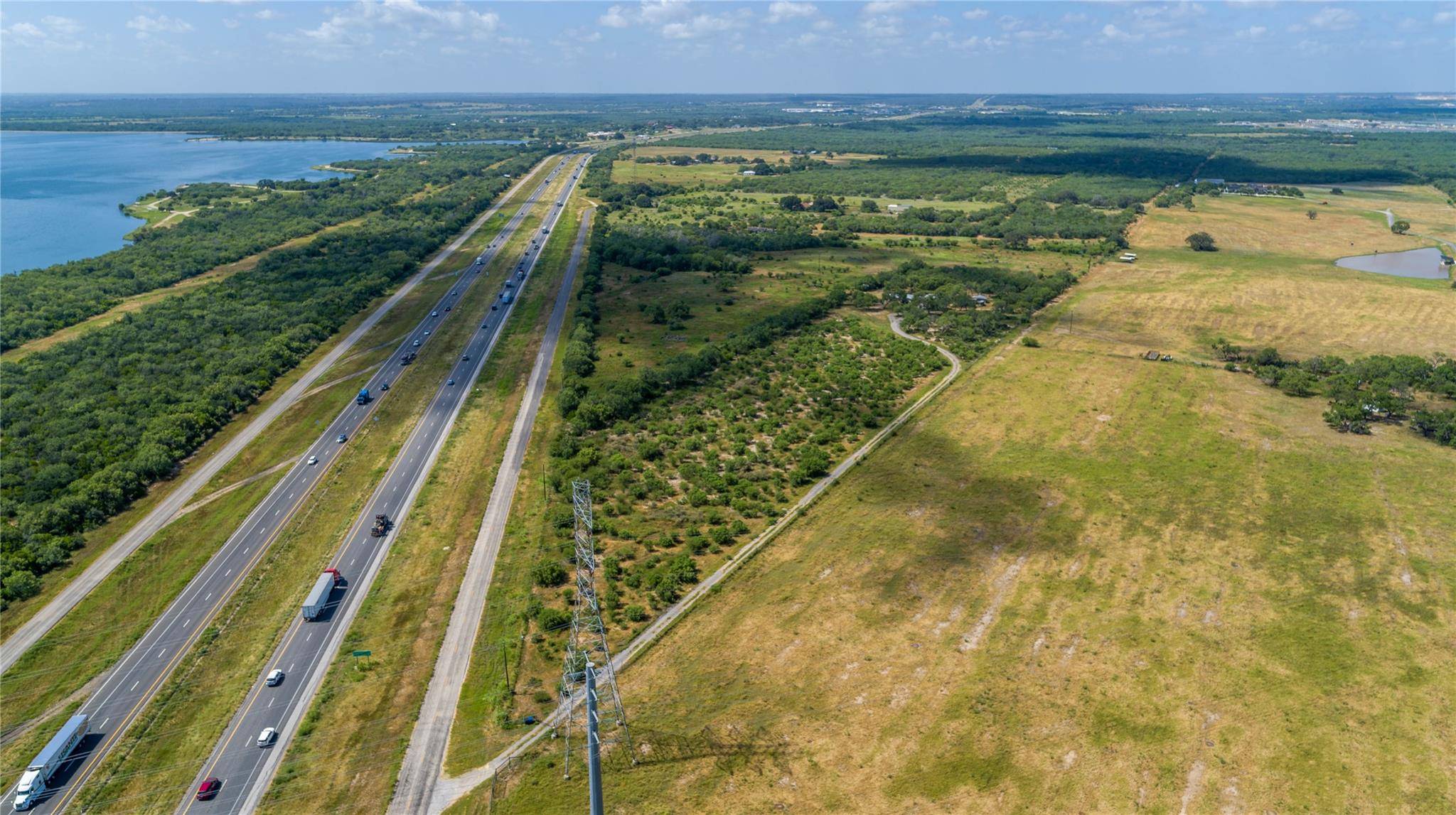 16385 Donop RD, Elmendorf, TX 78112