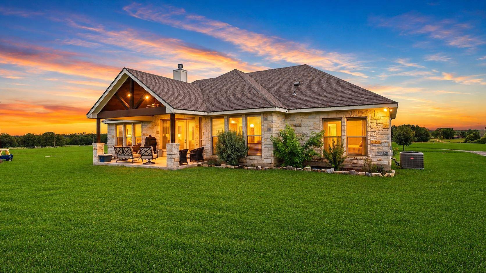 1606 County Road 216, Giddings, TX 78942