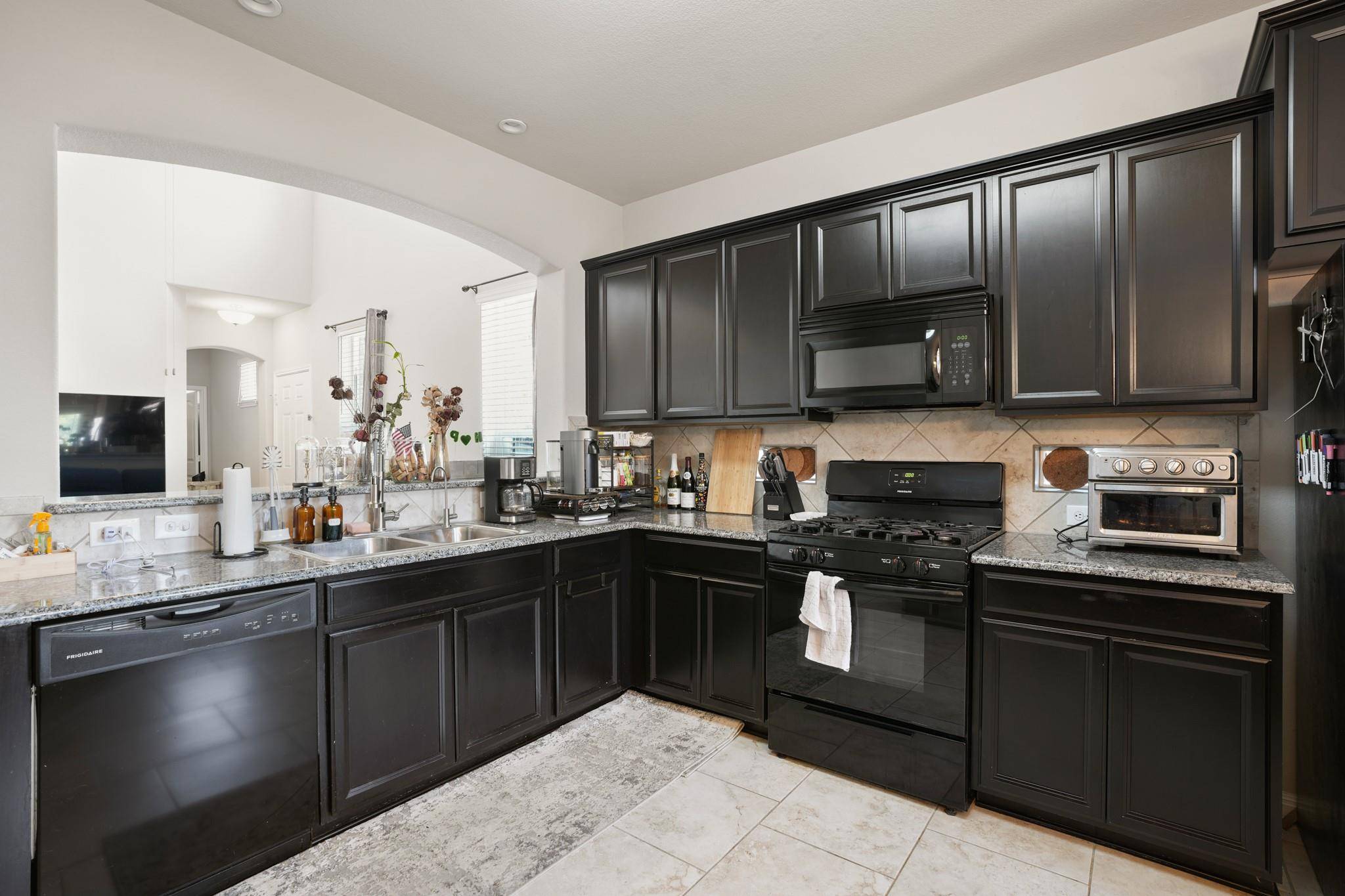 400 Epiphany LN, Pflugerville, TX 78660