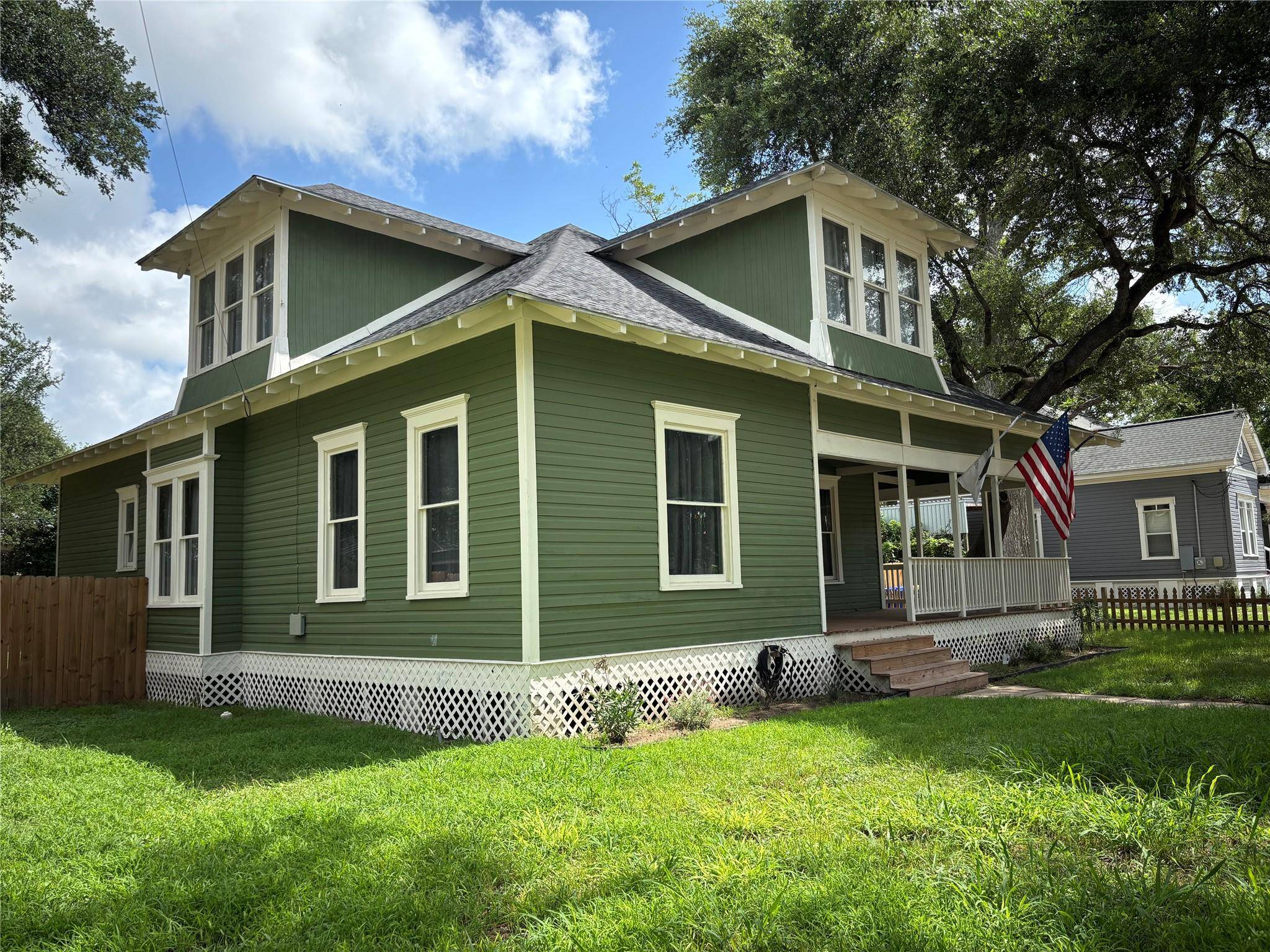 603 Saint Francis ST, Gonzales, TX 78629