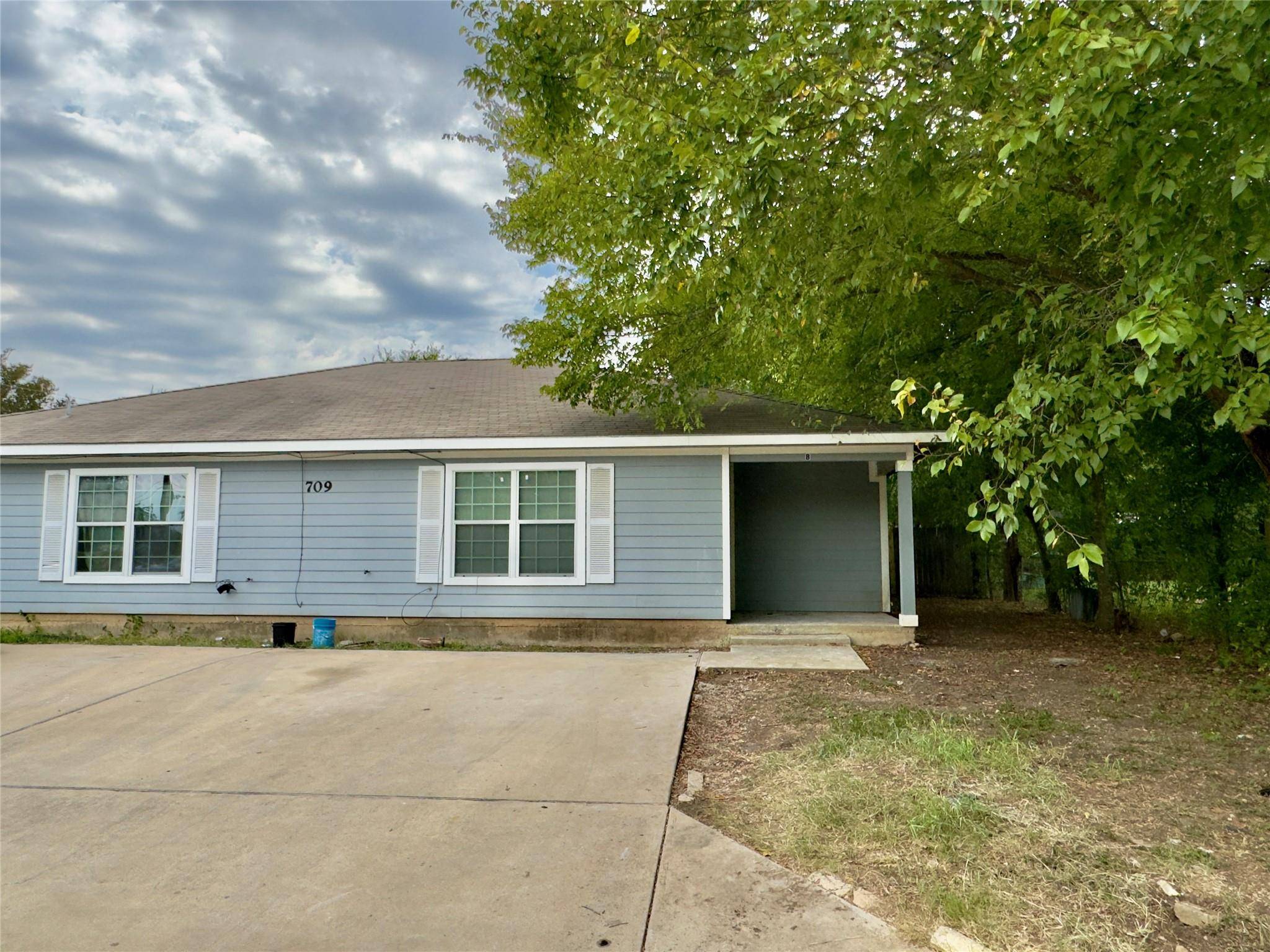 709 San Saba ST #A, Lockhart, TX 78644