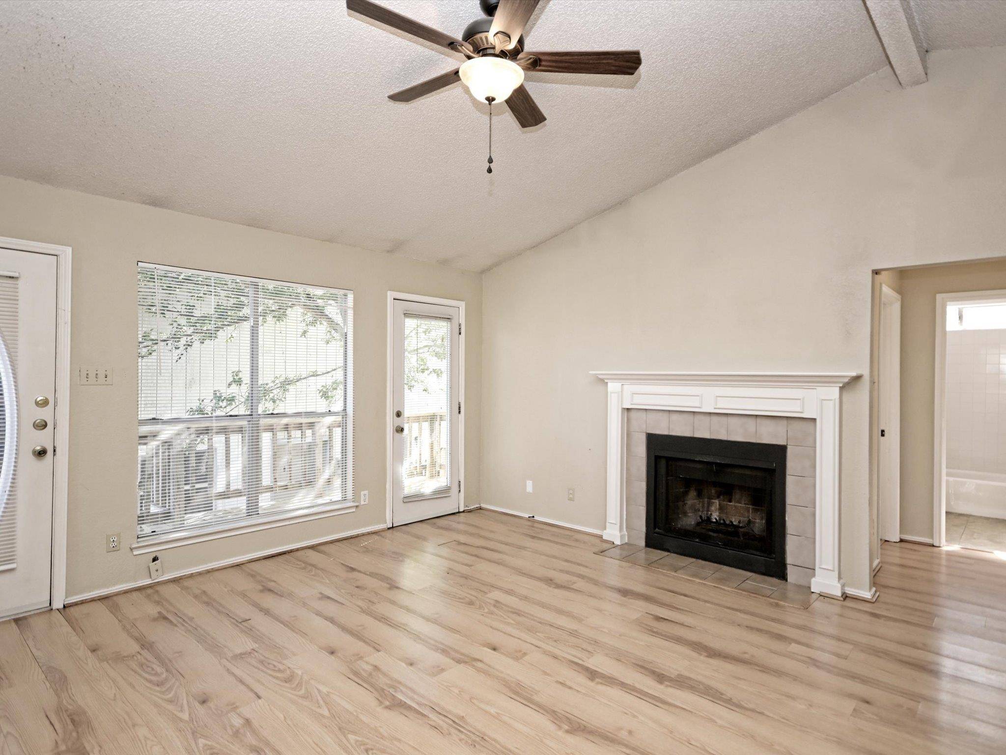 511 Cutty TRL #A, Lakeway, TX 78734
