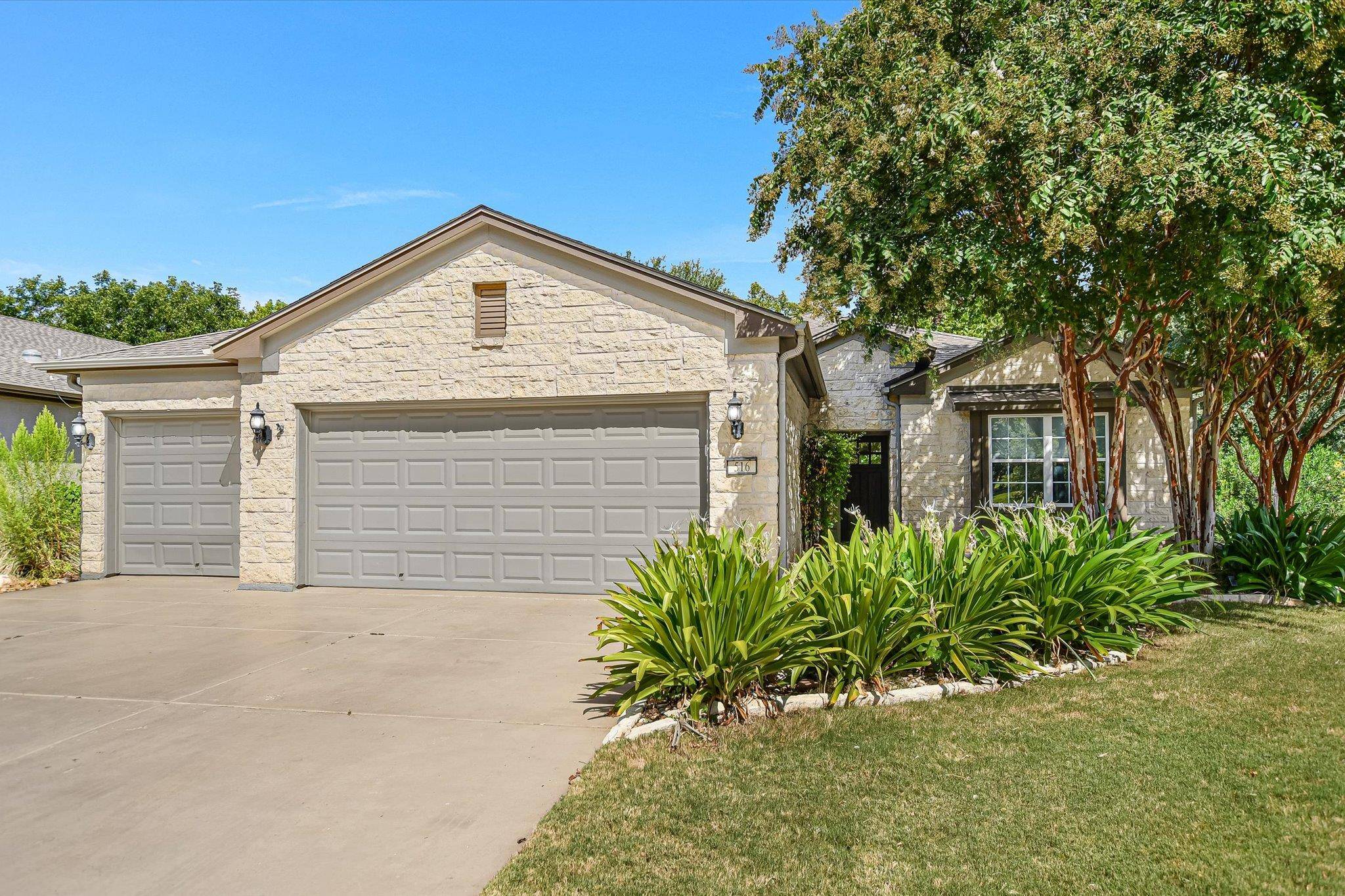 516 Independence Creek LN, Georgetown, TX 78633