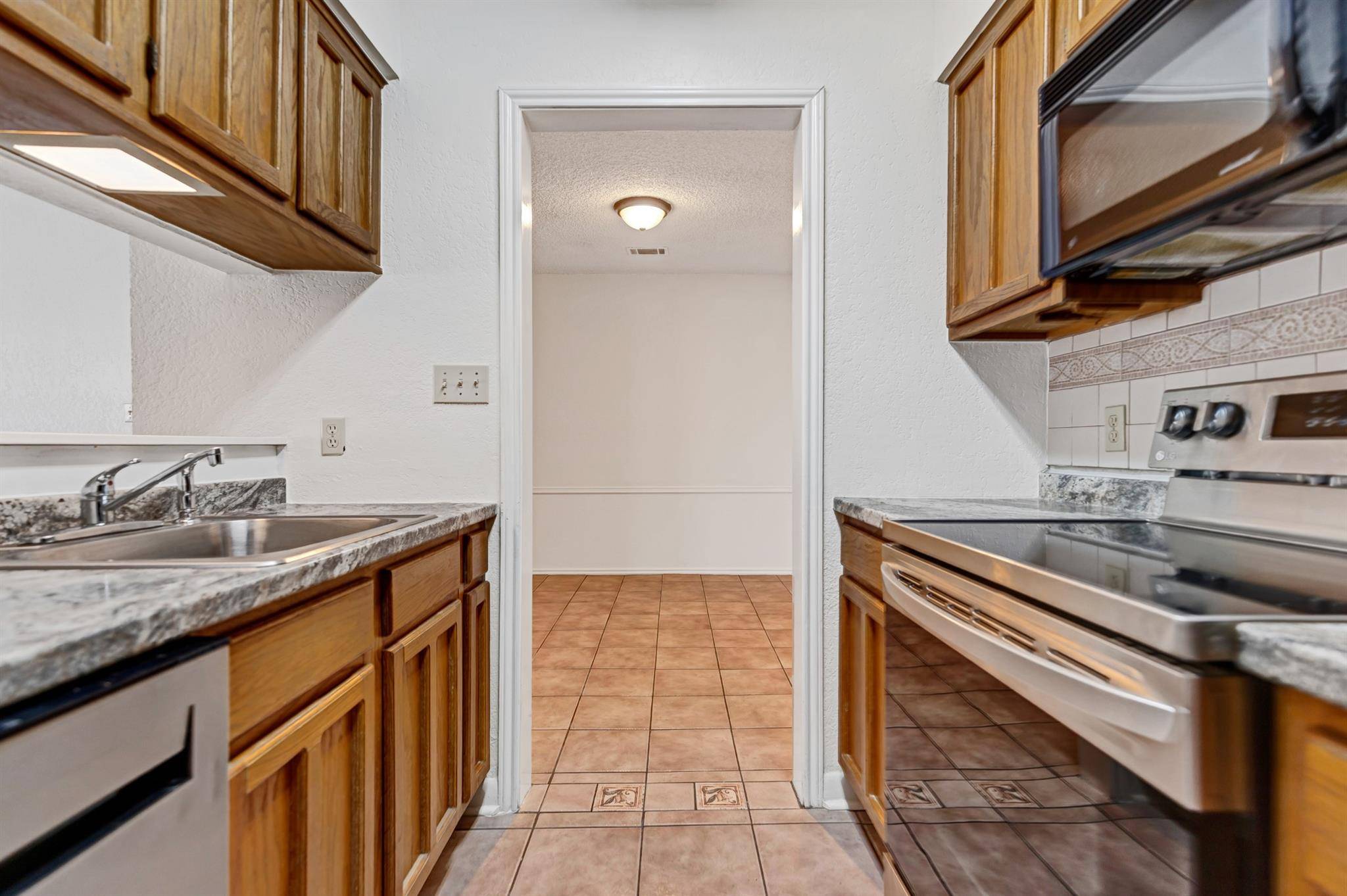 1202 Thorpe LN #208, San Marcos, TX 78666