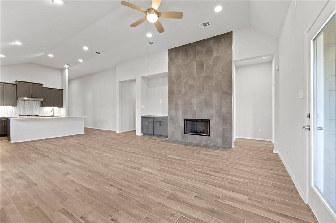 102 Crooked TRL, Bastrop, TX 78602