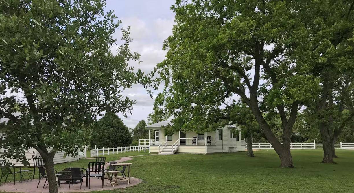 1281 Post Oak Point RD, New Ulm, TX 78950