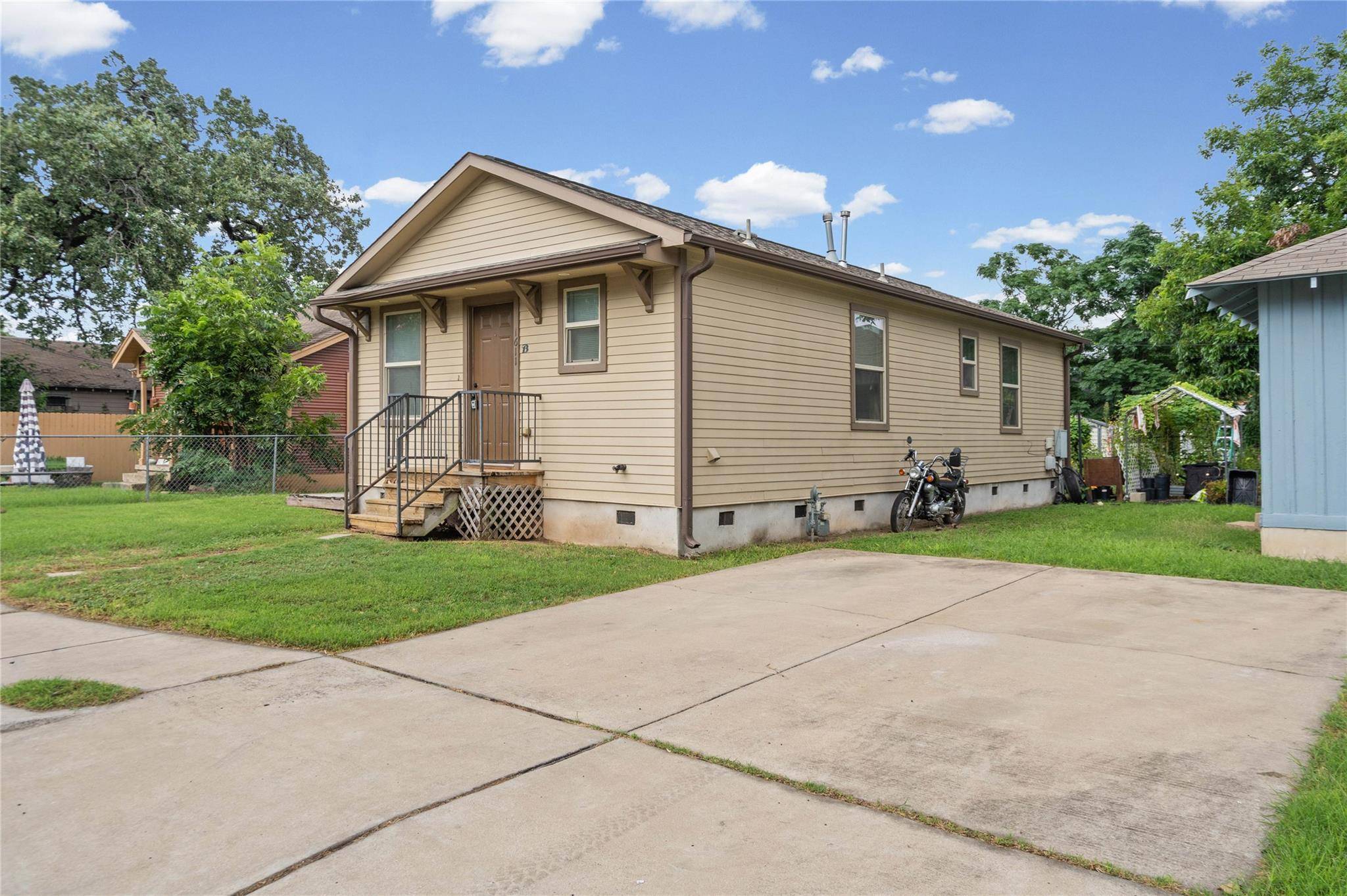 1611 E 13th ST #B, Austin, TX 78702