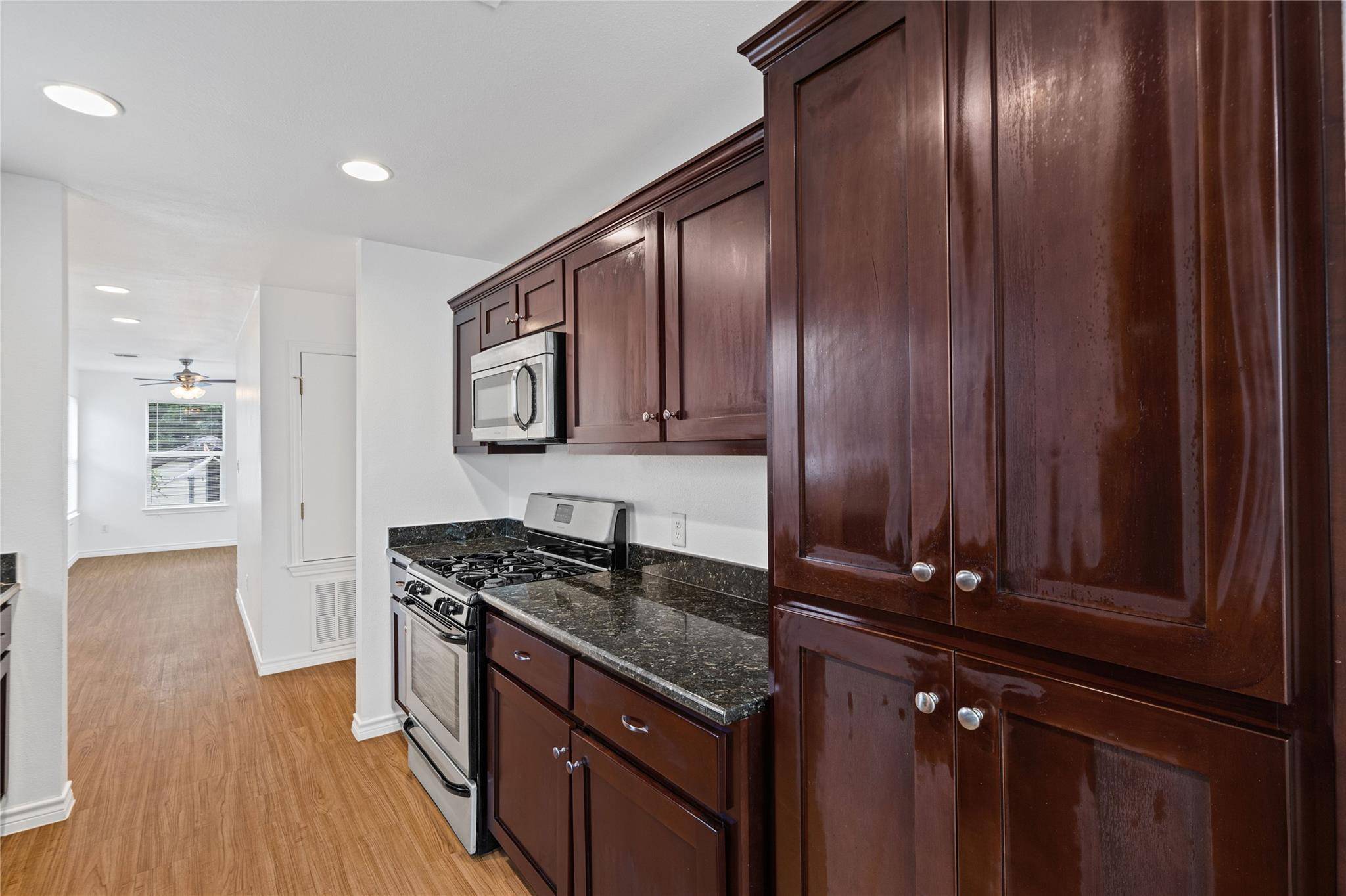 1611 E 13th ST #B, Austin, TX 78702