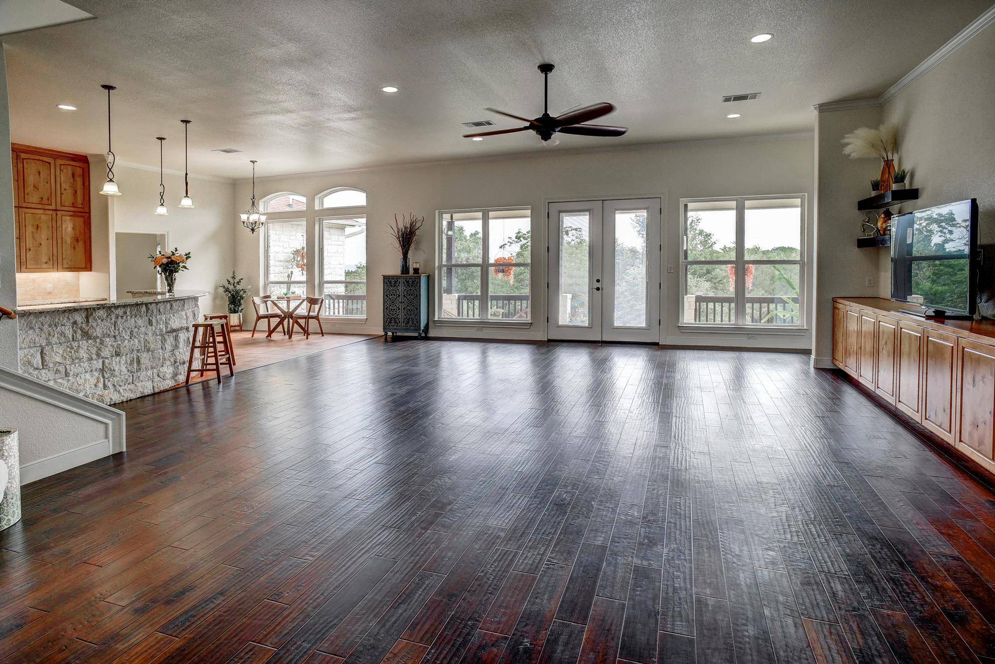 189 Moccasin CYN, Cedar Creek, TX 78612