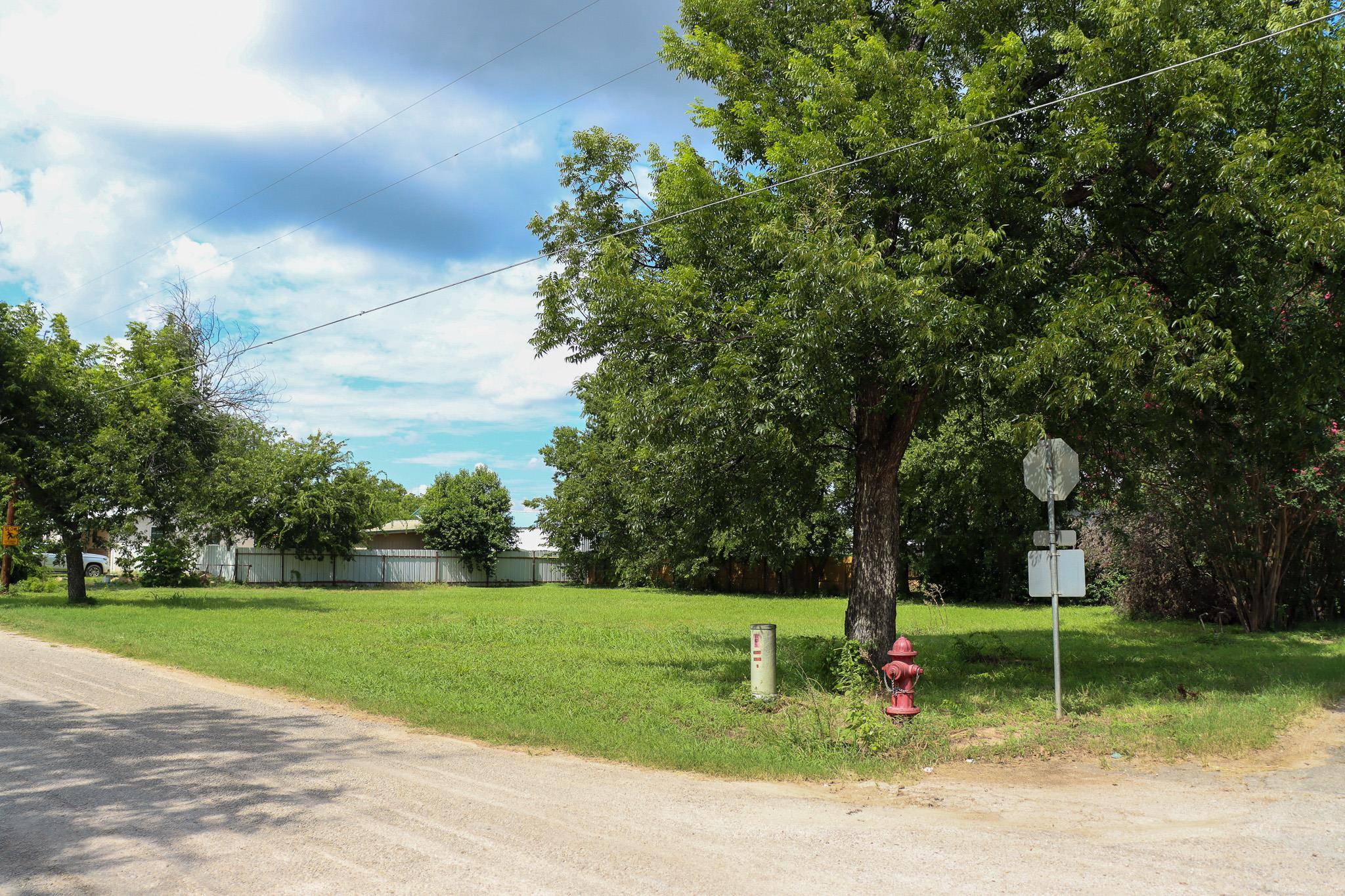708 W Lewis ST, San Saba, TX 76877