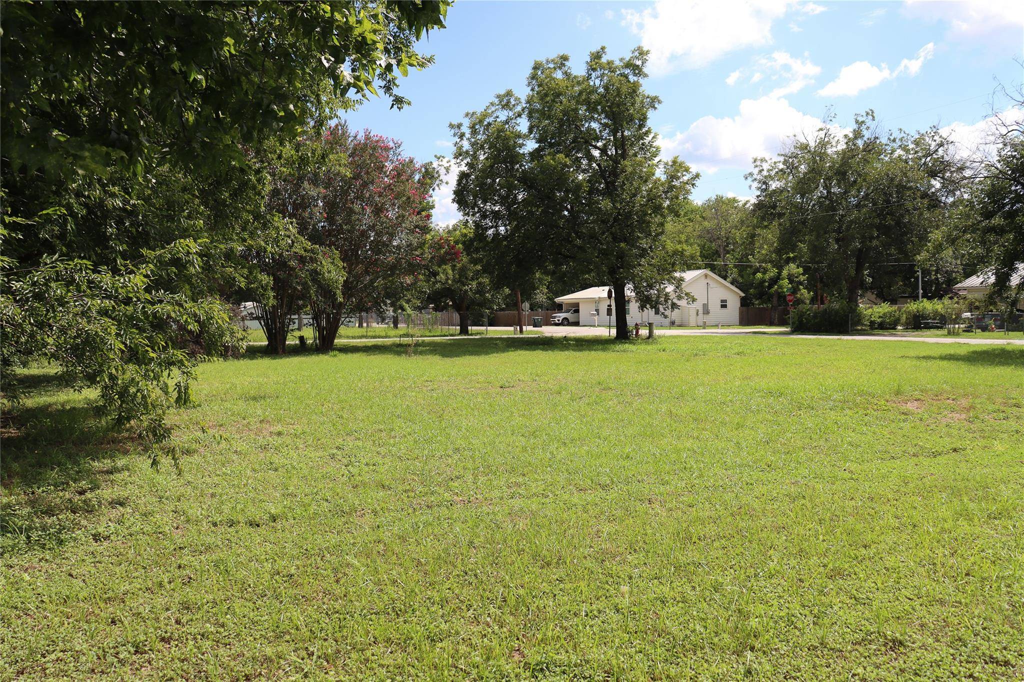 708 W Lewis ST, San Saba, TX 76877