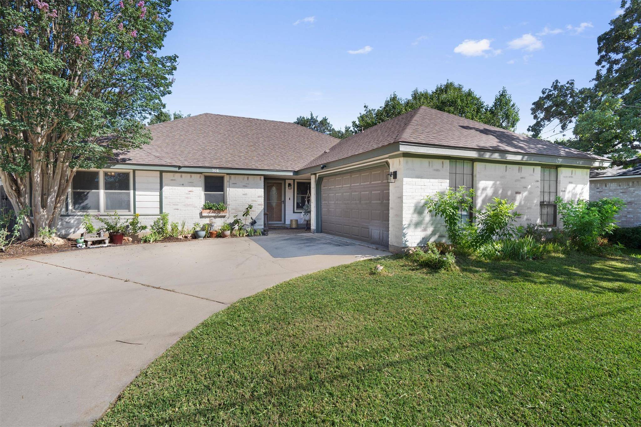 308 Susana DR, Georgetown, TX 78628