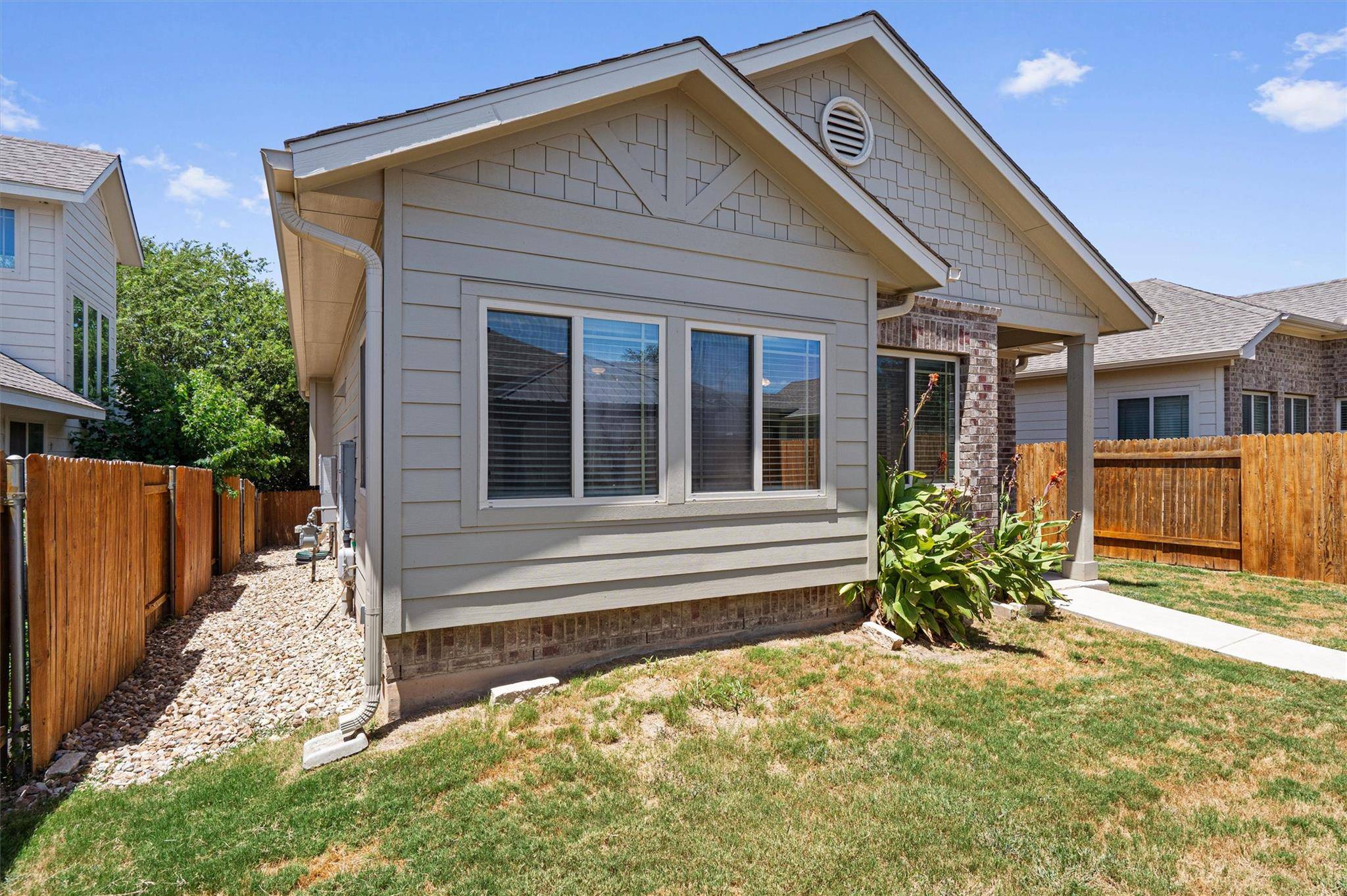 256 Pelican Bay CIR, Kyle, TX 78640