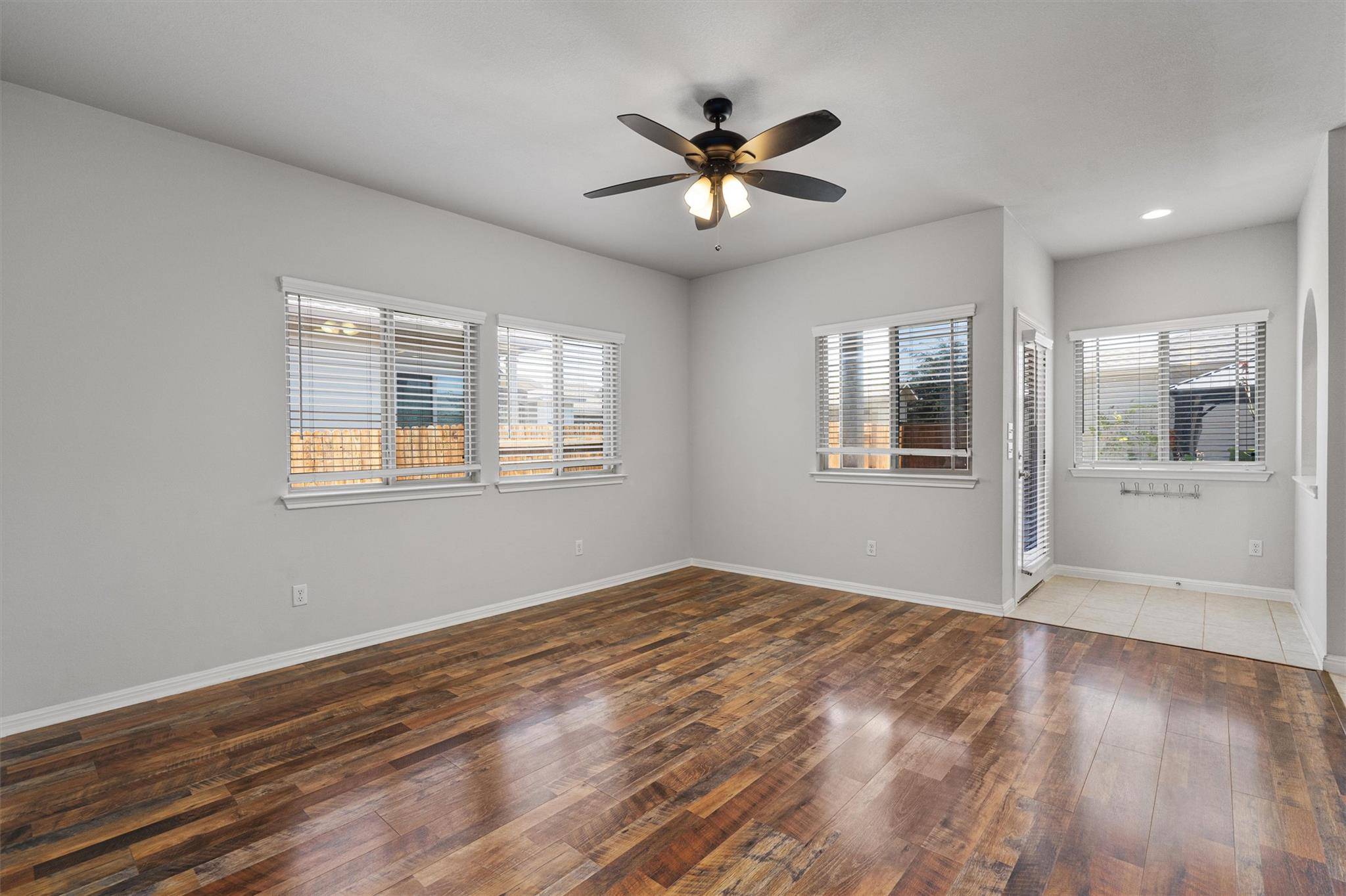 256 Pelican Bay CIR, Kyle, TX 78640