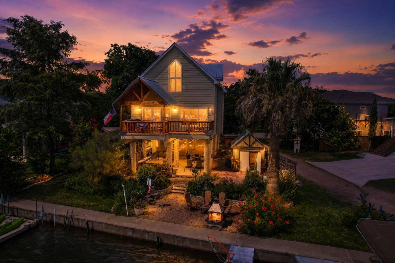 1605 Glencove DR, Kingsland, TX 78639