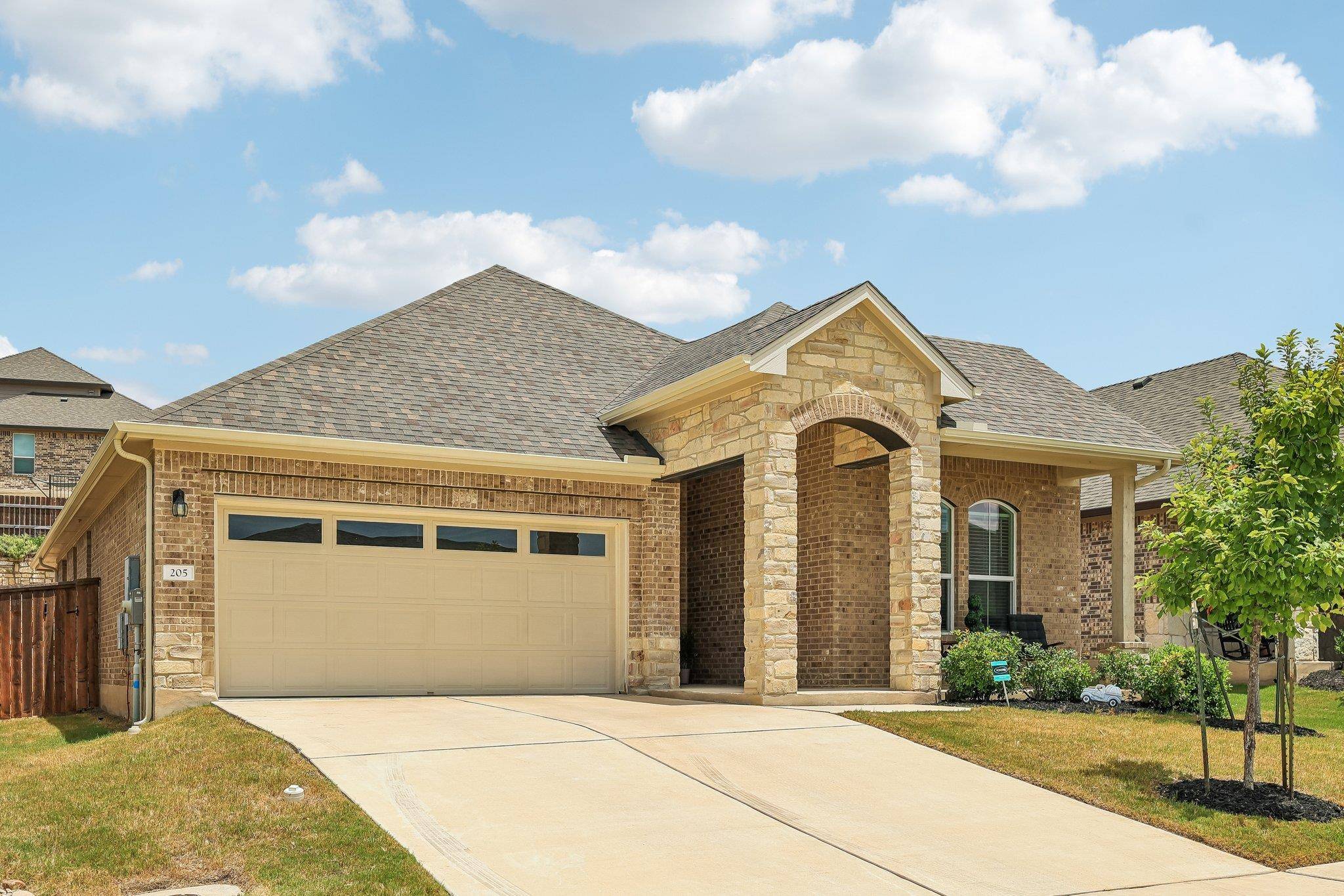 205 Indian Shoal DR, Georgetown, TX 78628