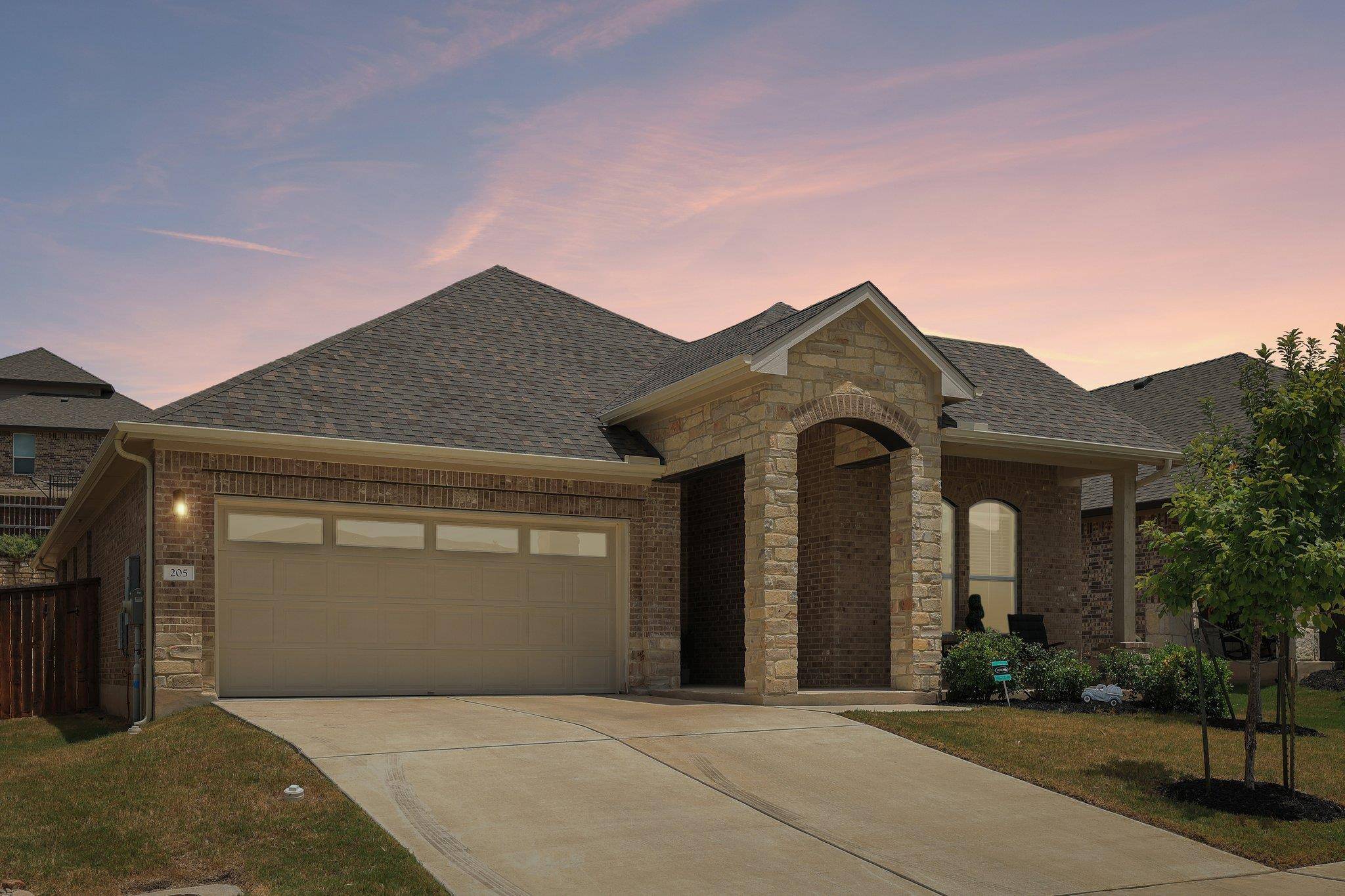 205 Indian Shoal DR, Georgetown, TX 78628