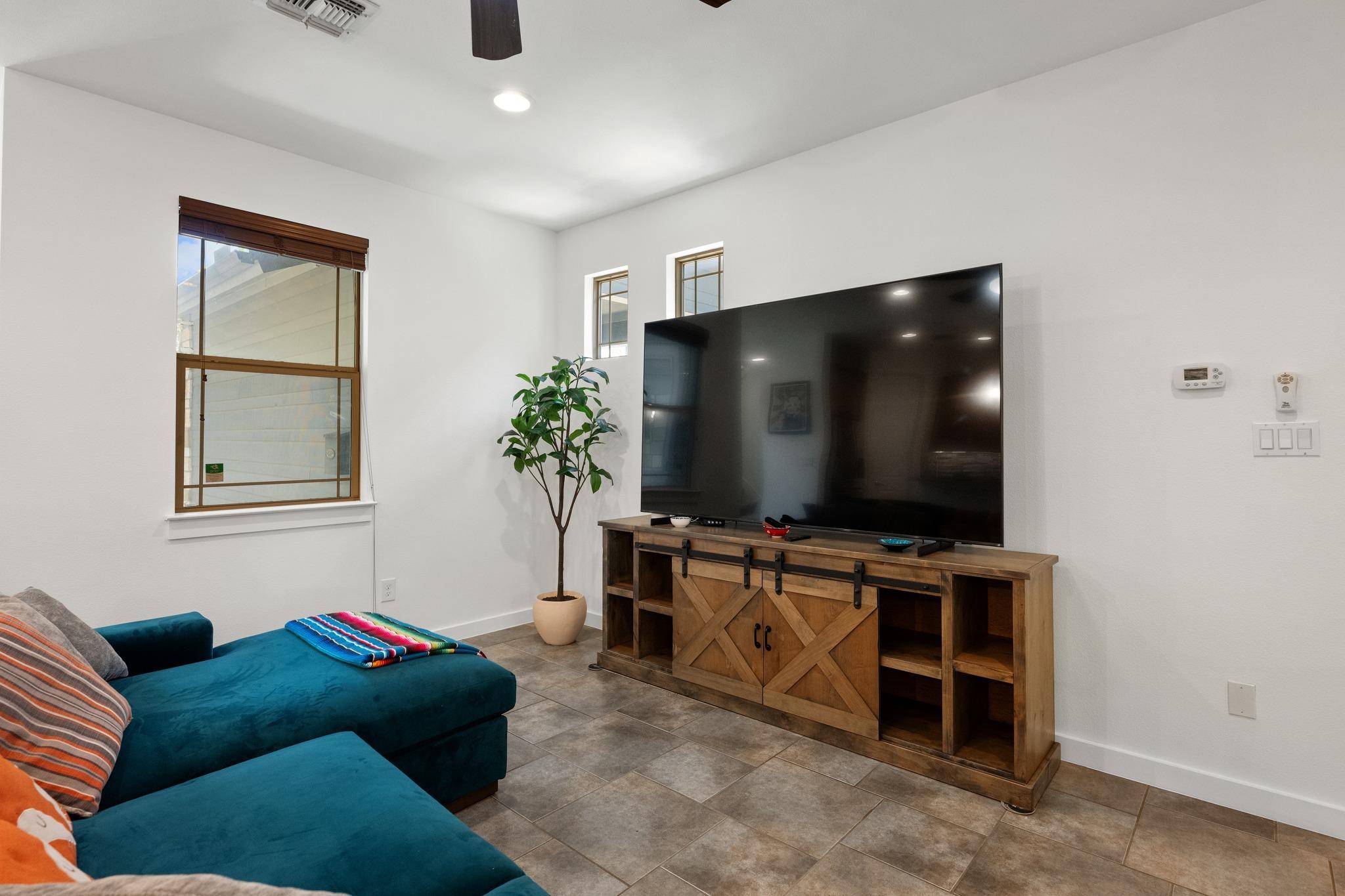 2208 Schriber ST #B, Austin, TX 78704