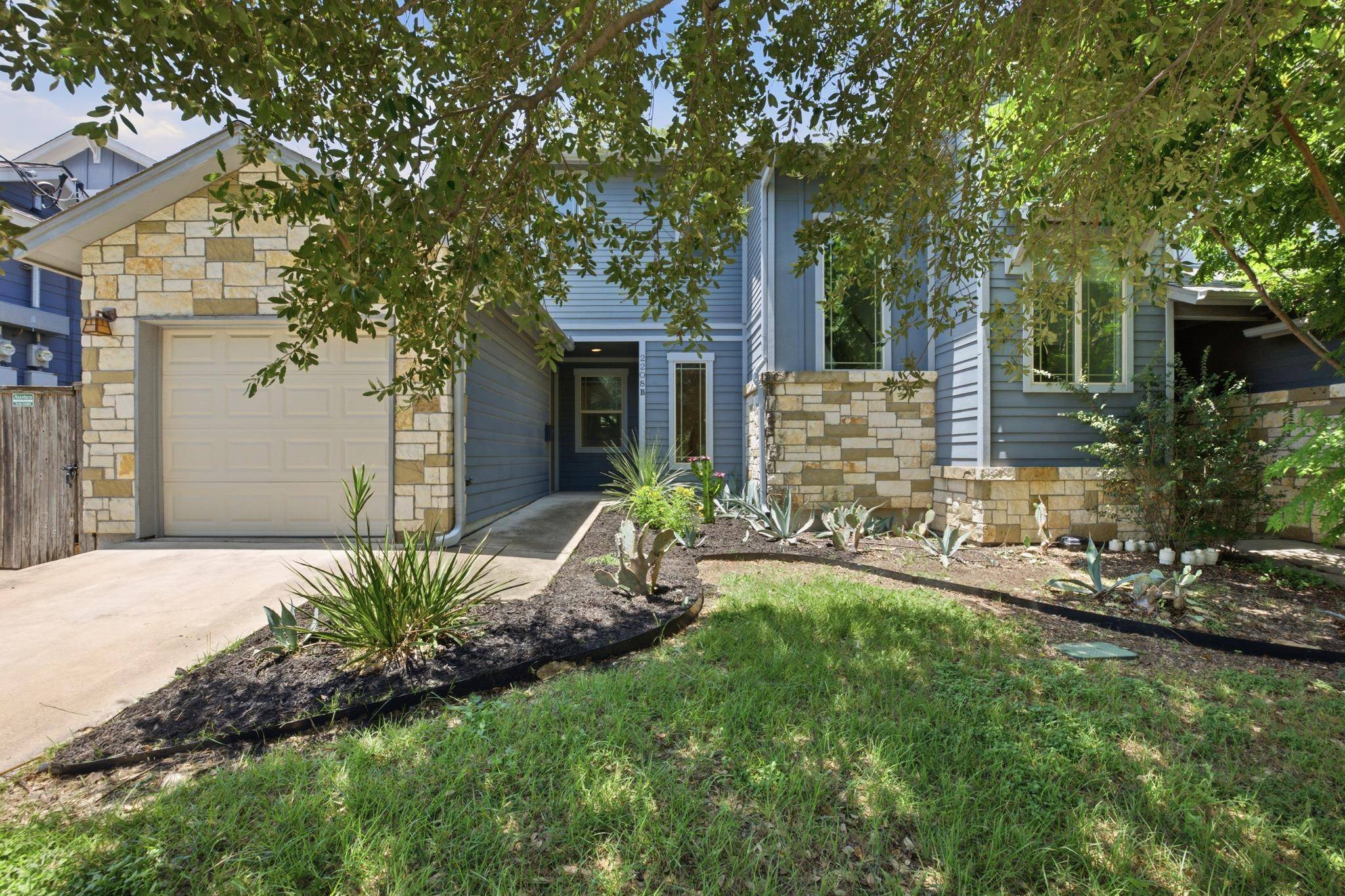 2208 Schriber ST #B, Austin, TX 78704
