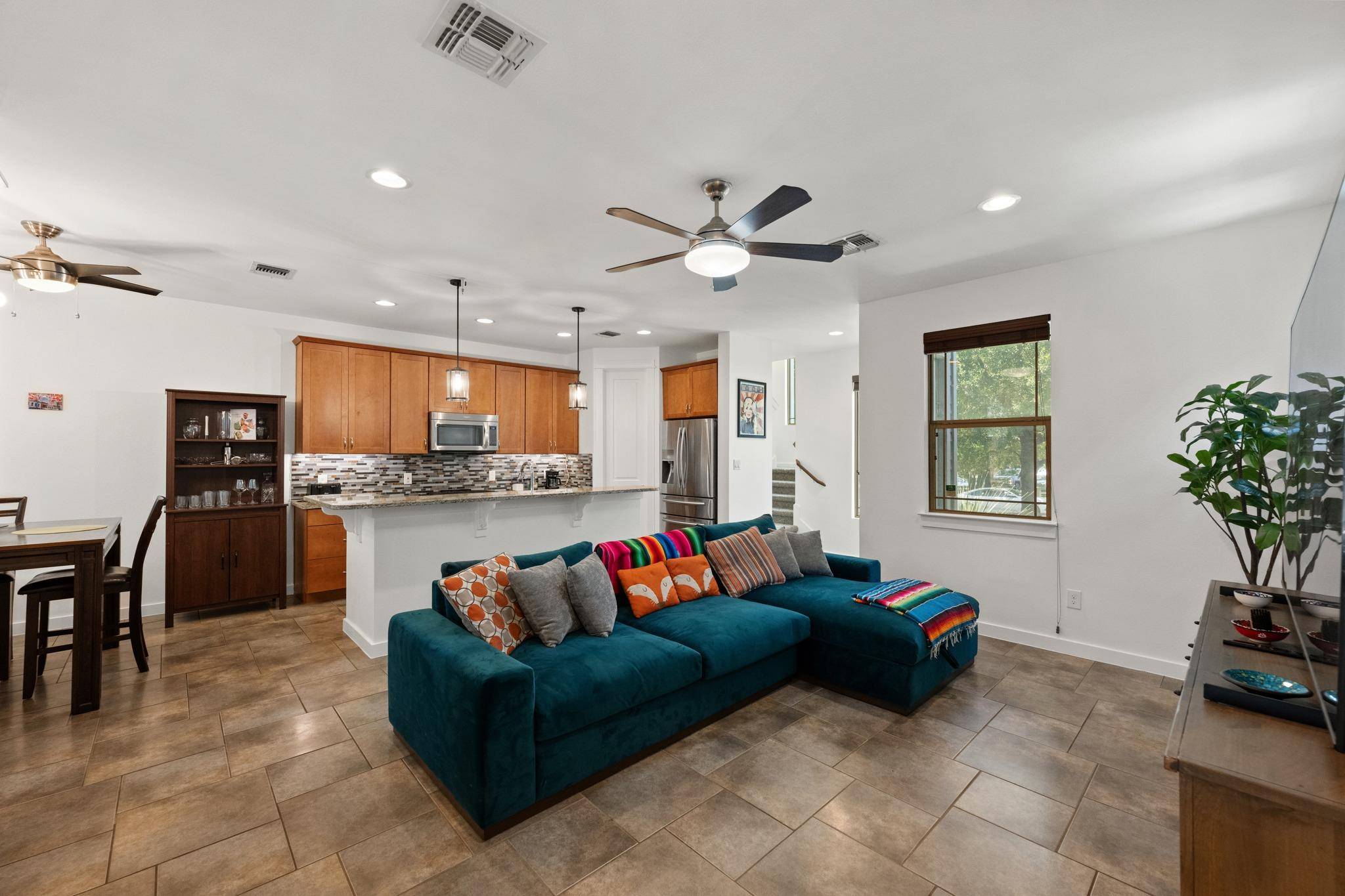 2208 Schriber ST #B, Austin, TX 78704