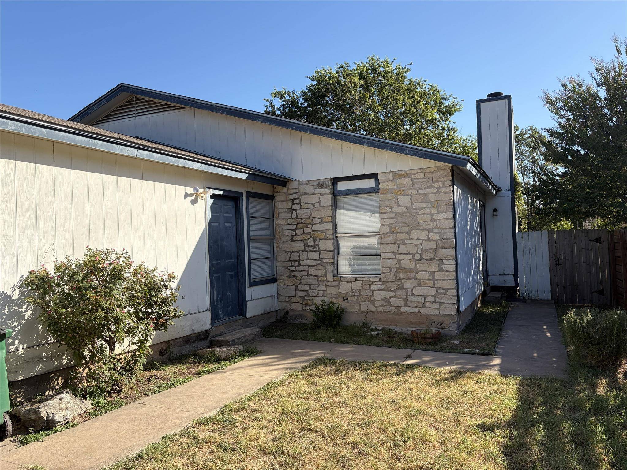 8710 Piney Point DR #A, Austin, TX 78729