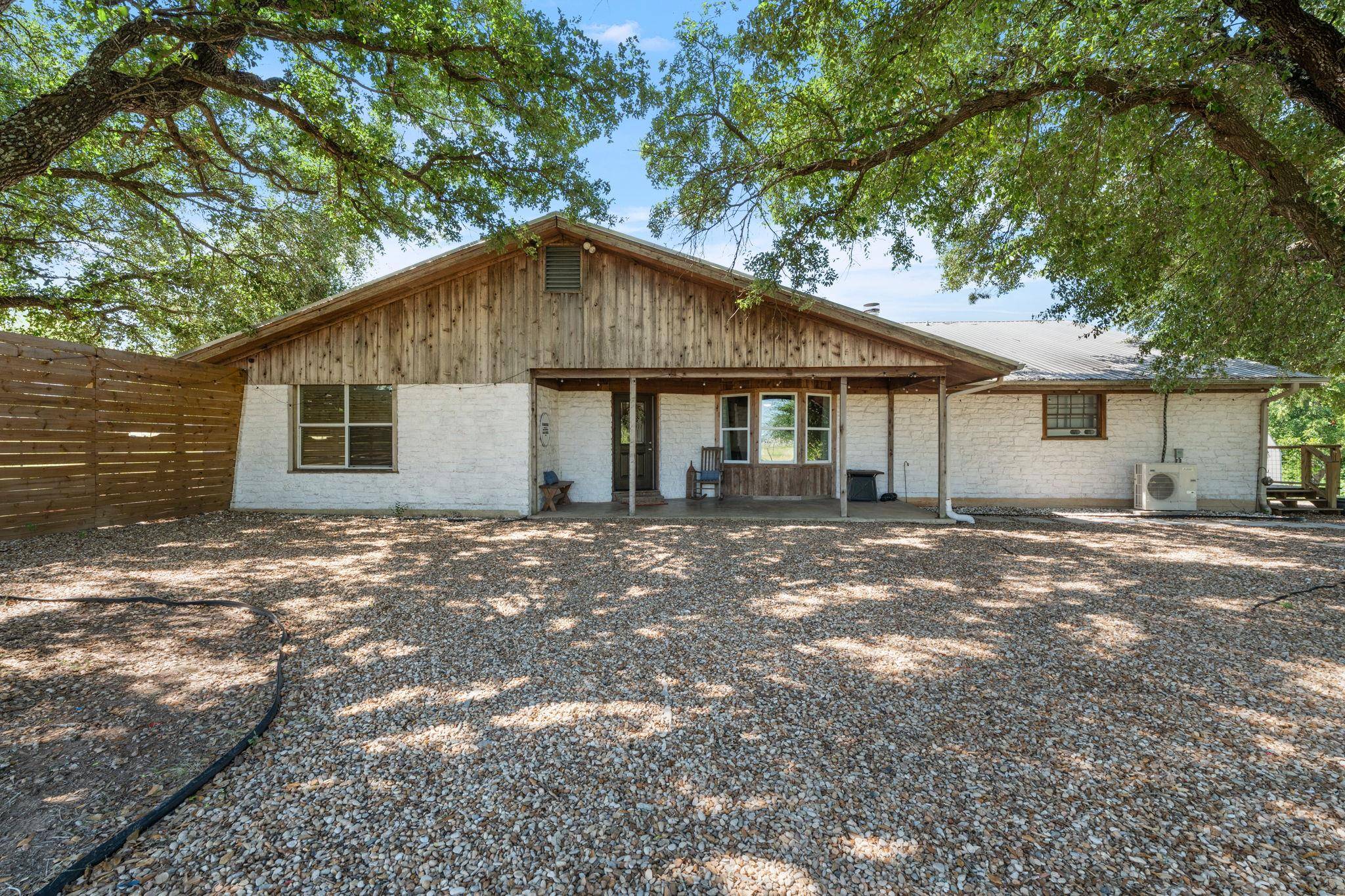 1421 Fm 1660, Hutto, TX 78634