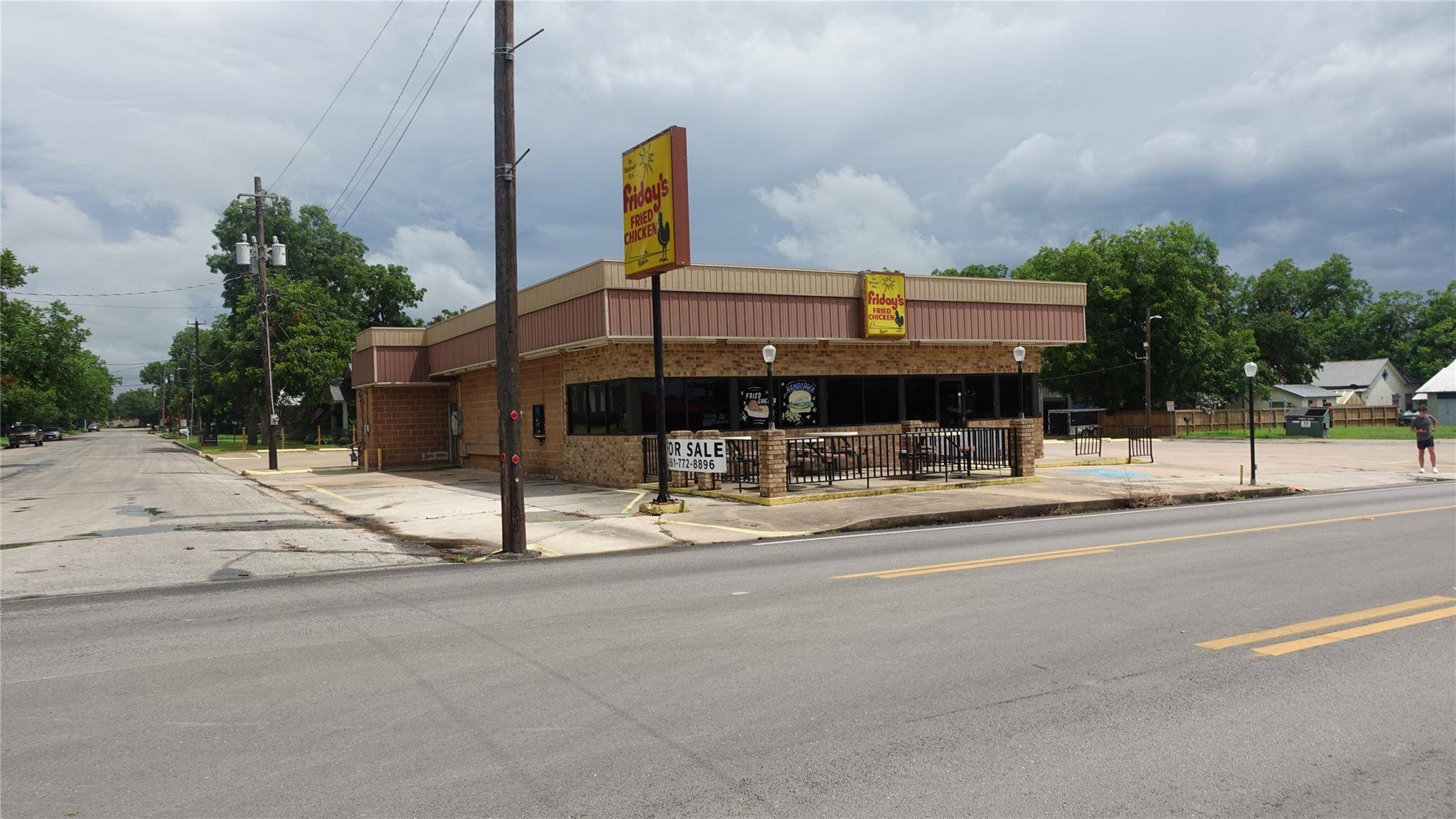 122 E 5th ST, Shiner, TX 77984