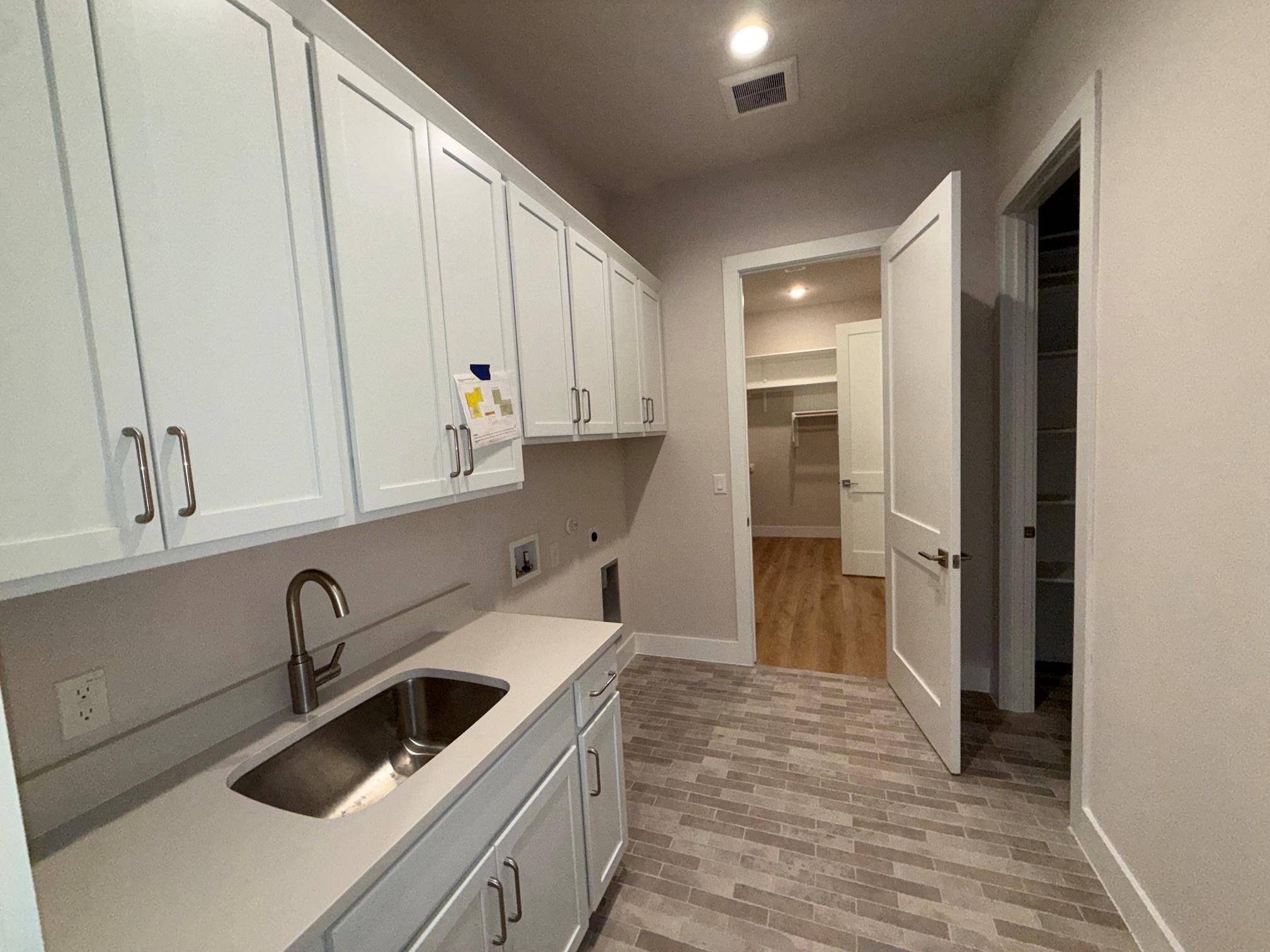 134` Pinehurst ST, Meadowlakes, TX 78654