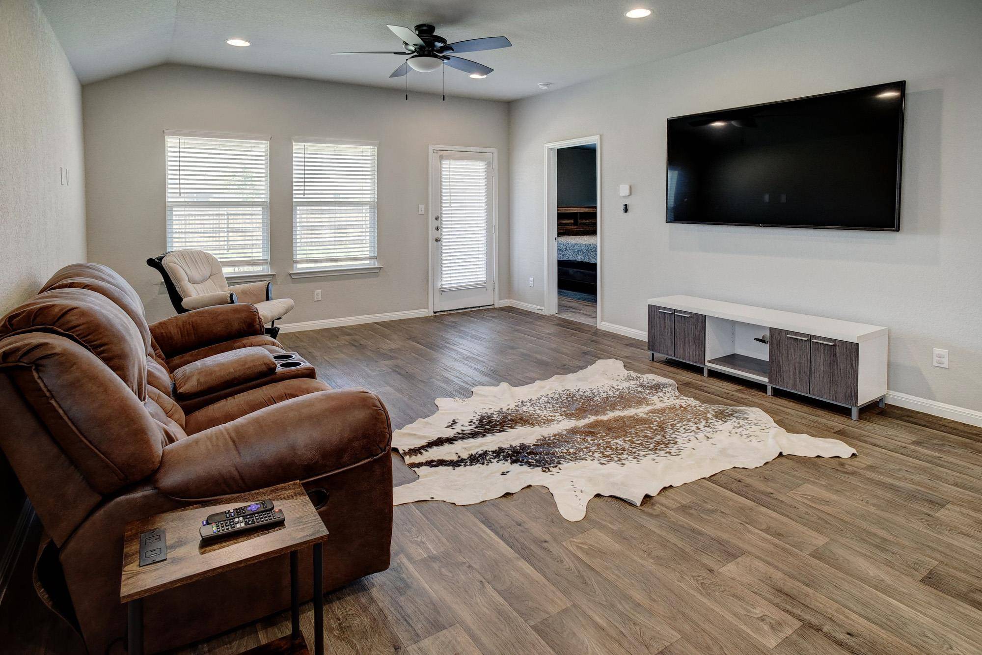 706 Roaring Fork LN, Bastrop, TX 78602