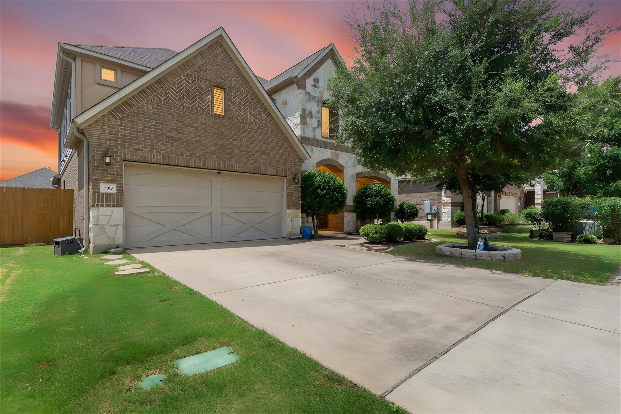 459 Clear Springs HOLW, Buda, TX 78610