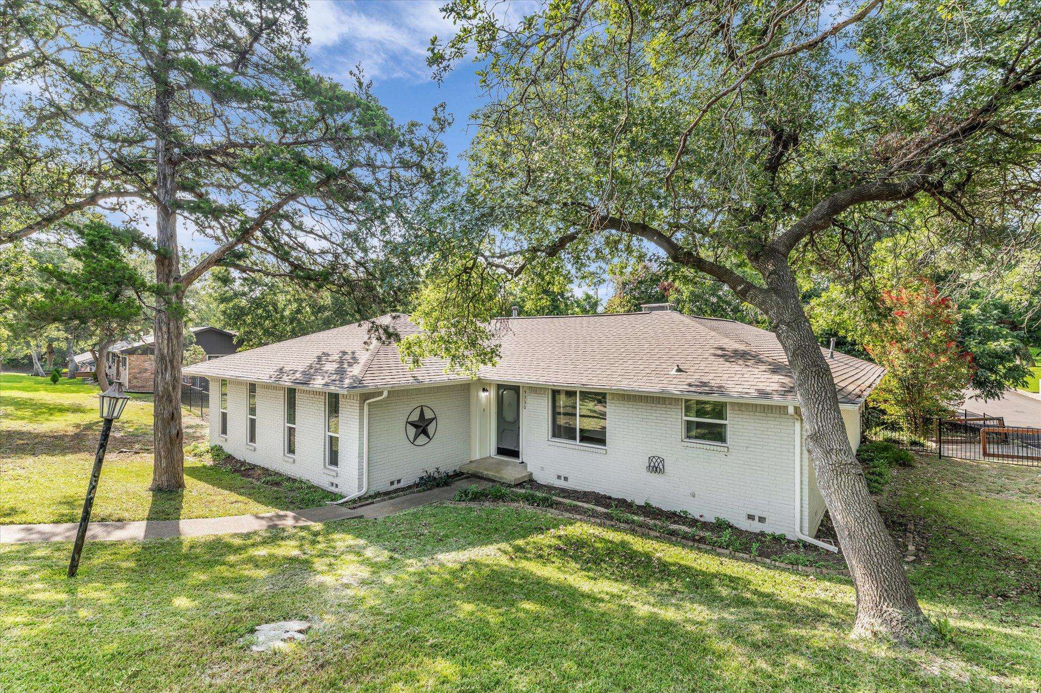 9730 Timberview DR, Woodway, TX 76712