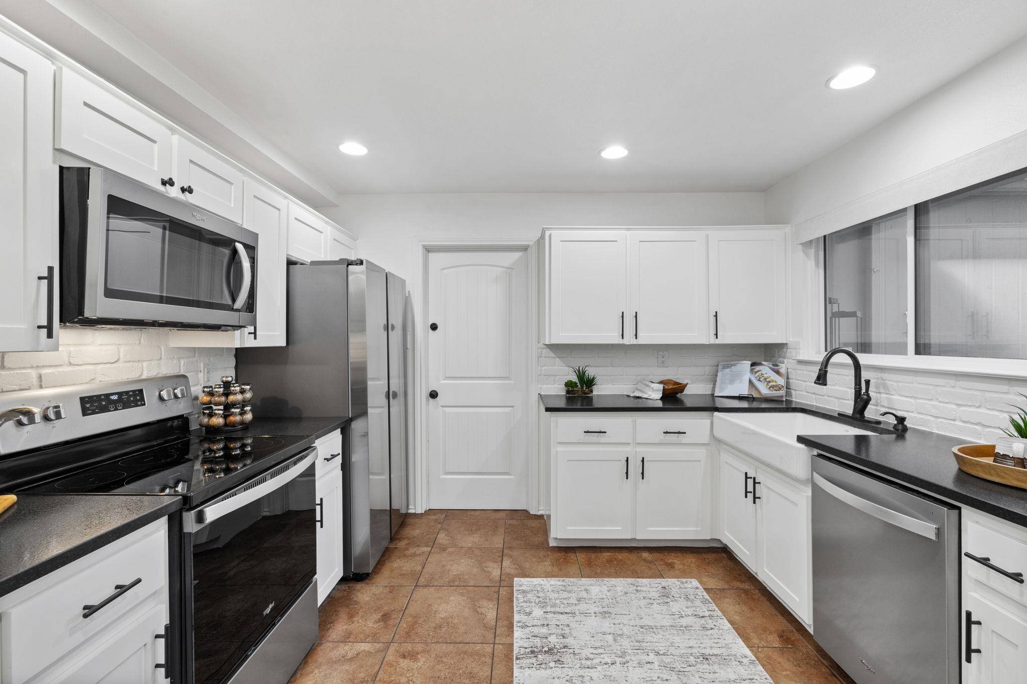 8346 Summerwood DR, Austin, TX 78759