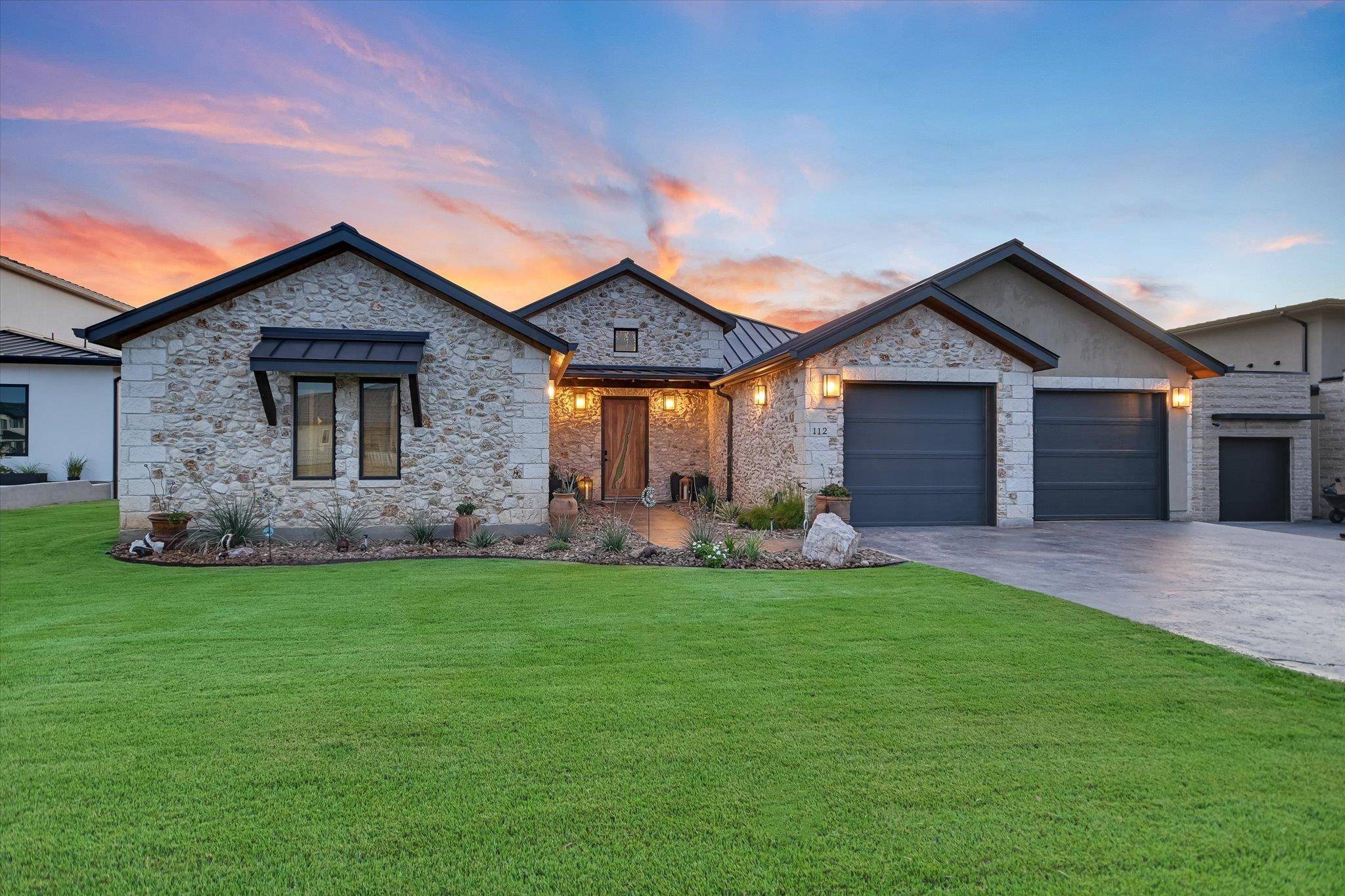 112 CLEARWATER DR, Kingsland, TX 78639