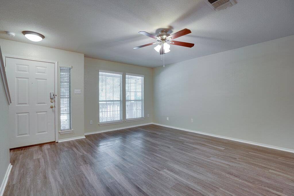 9405 Rowlands Sayle RD, Austin, TX 78744