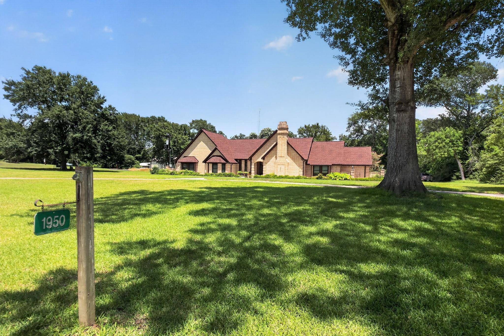 1950 Country Club RD, Brenham, TX 77833