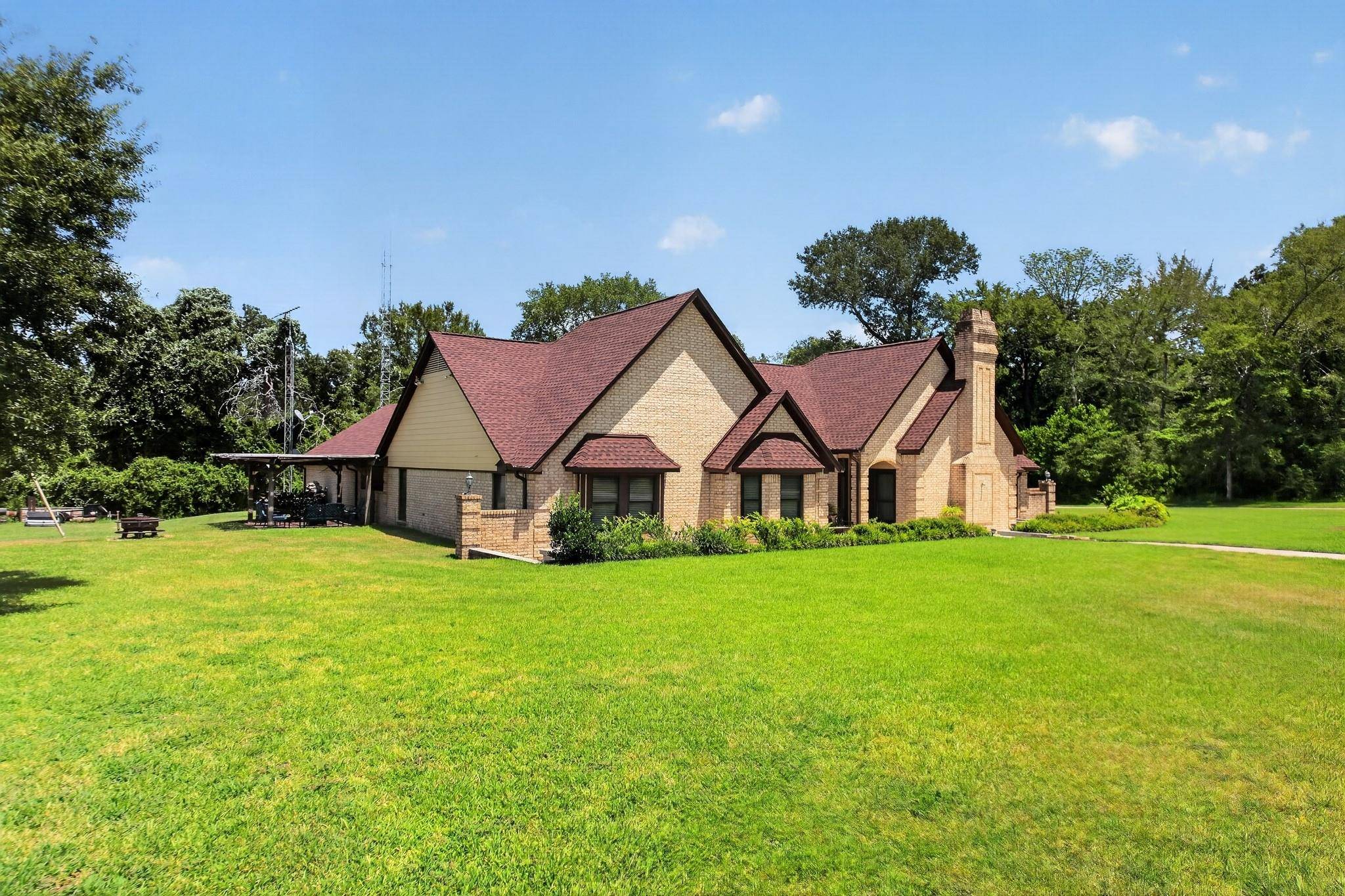 1950 Country Club RD, Brenham, TX 77833