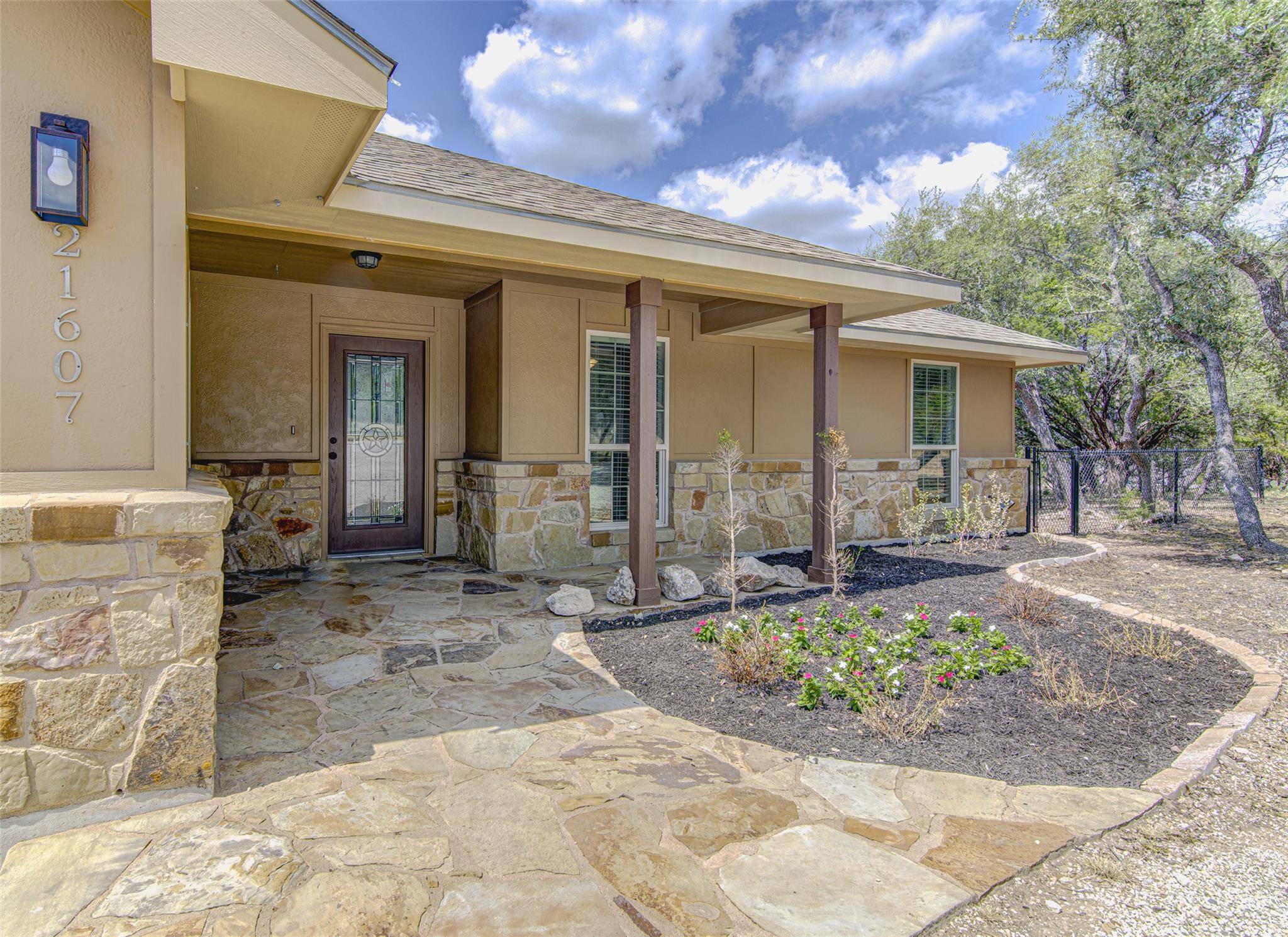 21607 Santa Carlo Ave, Lago Vista, TX 78645