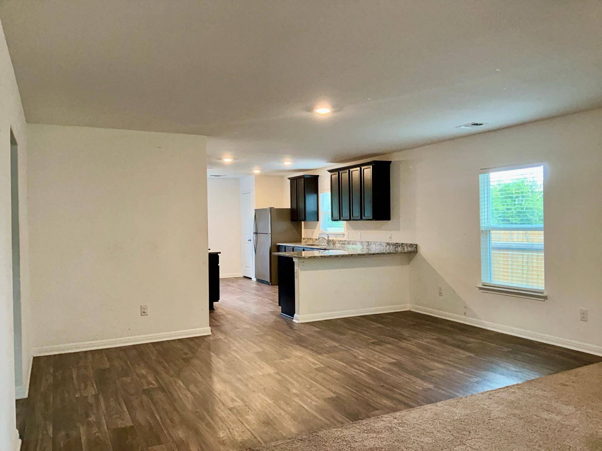 317 Riverdale DR, Jarrell, TX 76537
