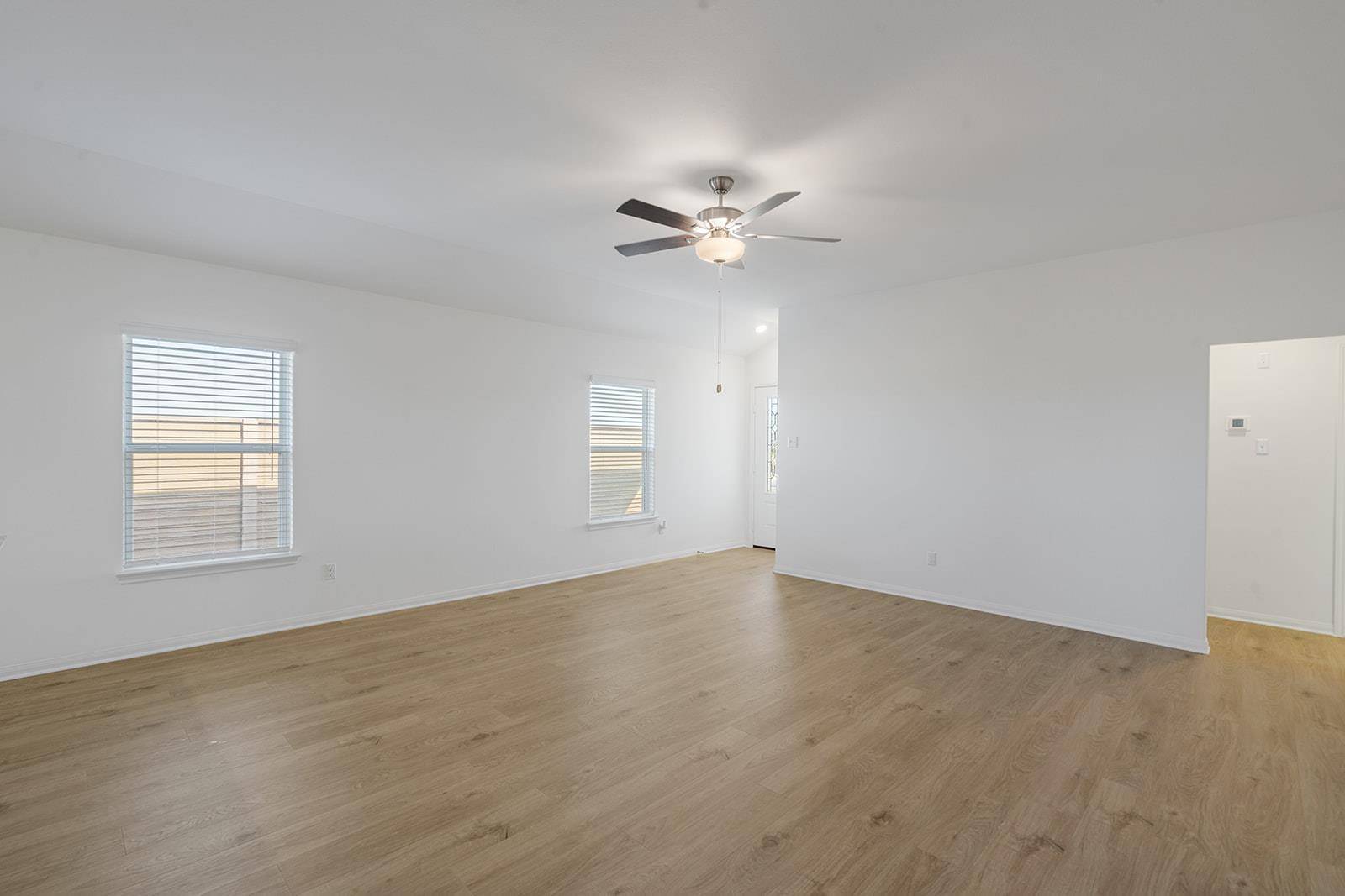 309 W Luna Blue LN, Jarrell, TX 76537
