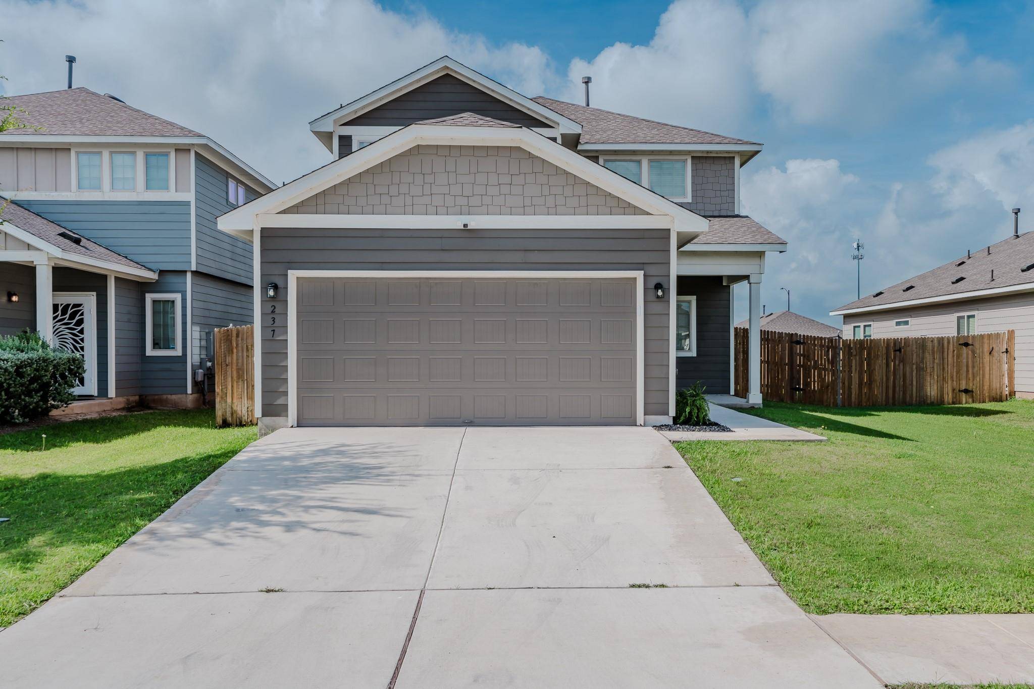237 Driftwood LN, Bastrop, TX 78602