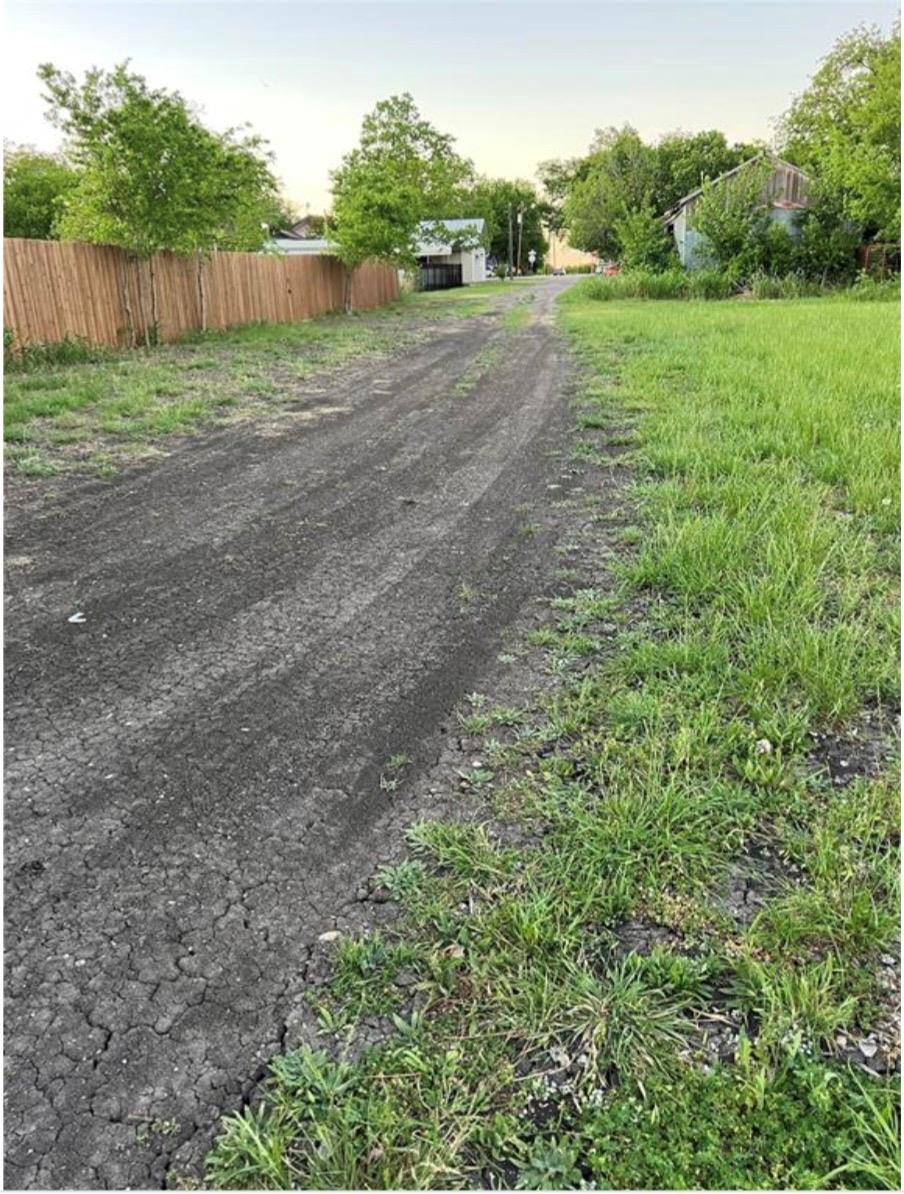 1201 Pietzsch ST, Bartlett, TX 76511