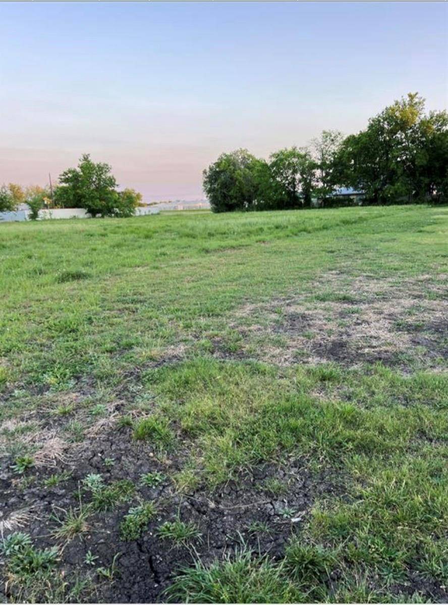 1201 Pietzsch ST, Bartlett, TX 76511