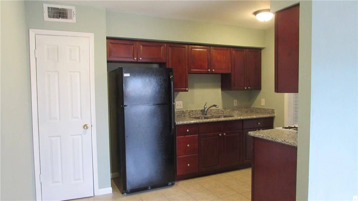2208 Mission Hill DR #102, Austin, TX 78741